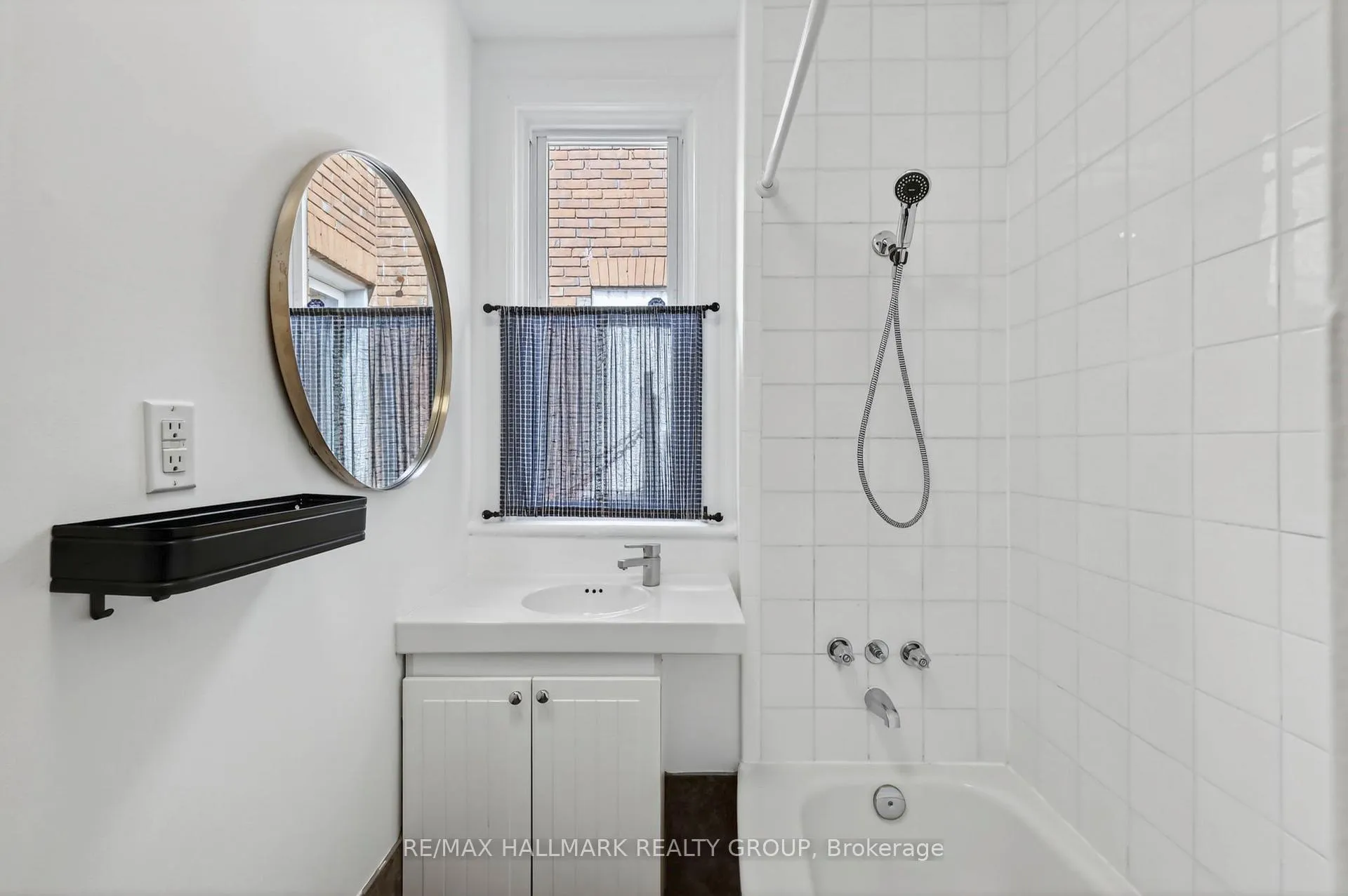 Photo 9 of 380 Booth Street, Ottawa, West Centre Town — HOMEH