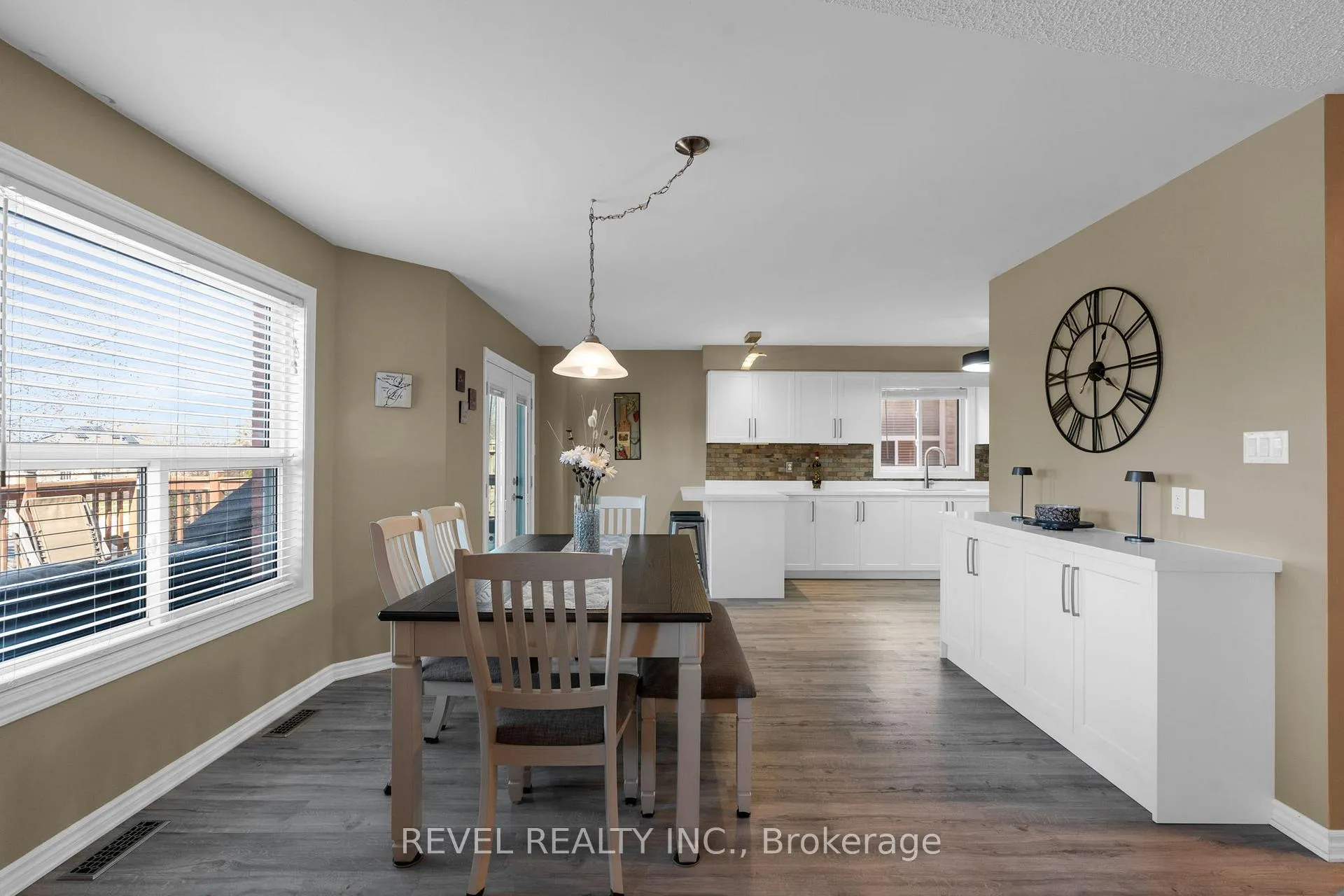 Photo 7 of 28 Dunnett Drive, Barrie, Ardagh — HOMEH