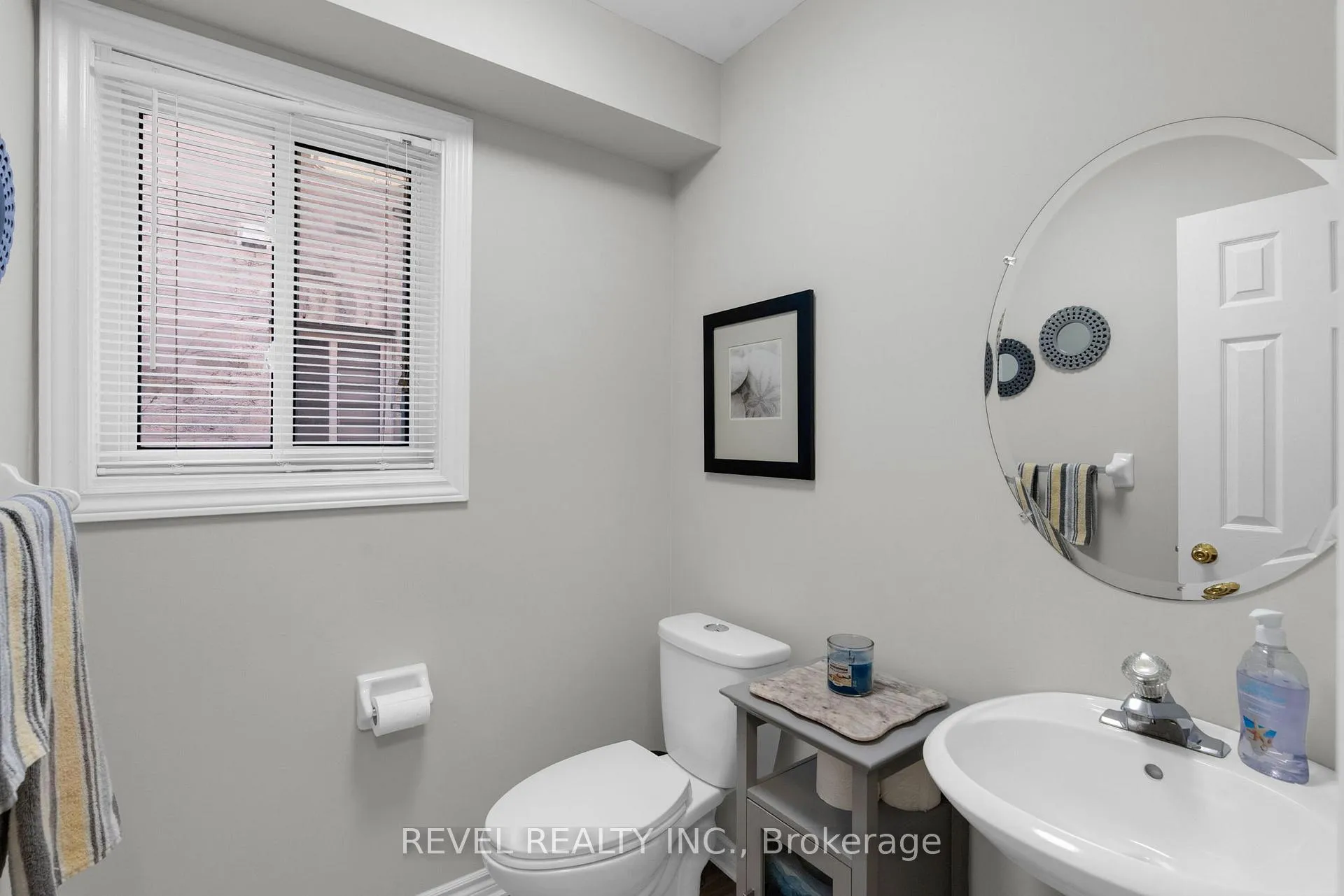 Photo 9 of 28 Dunnett Drive, Barrie, Ardagh — HOMEH