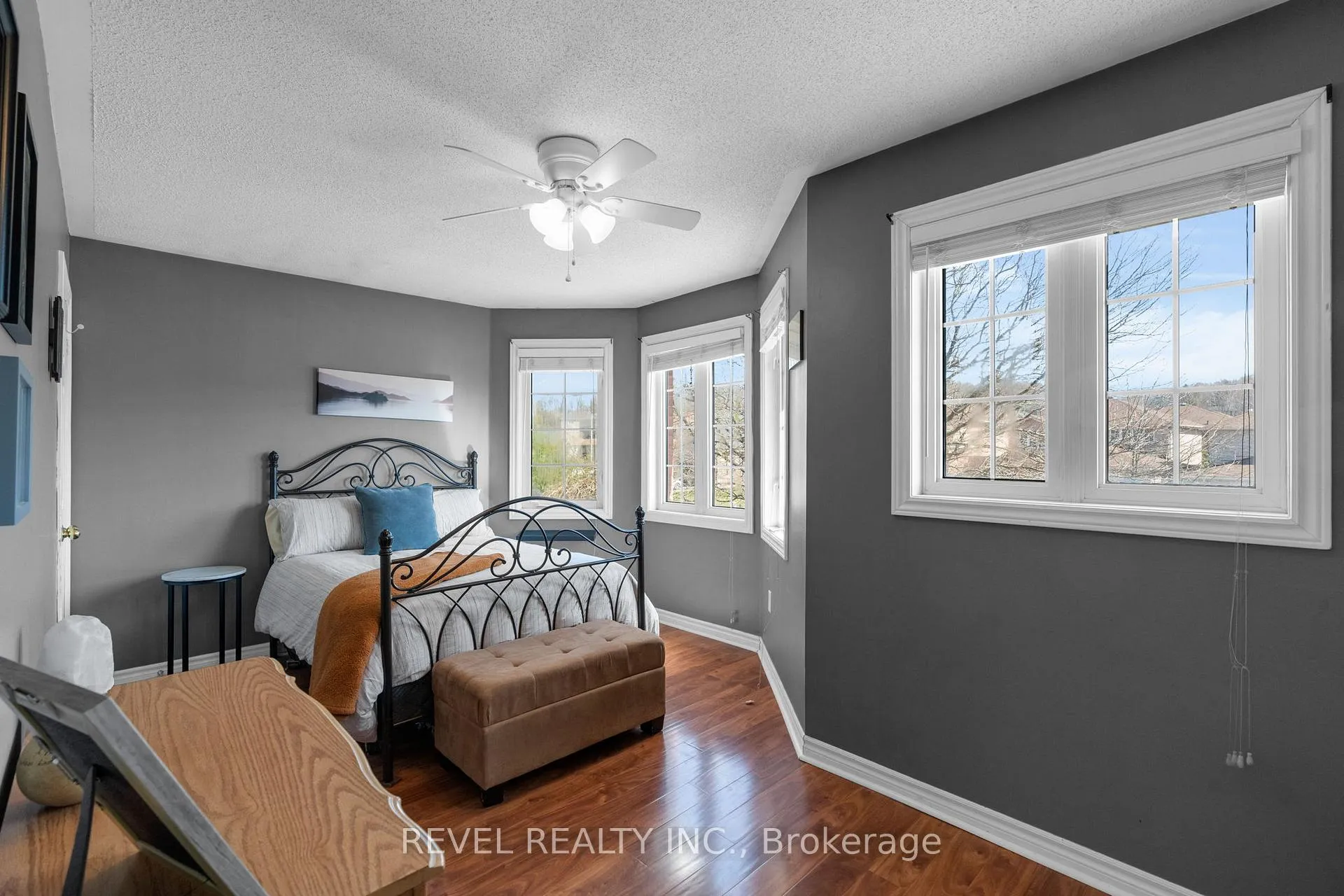 Photo 15 of 28 Dunnett Drive, Barrie, Ardagh — HOMEH