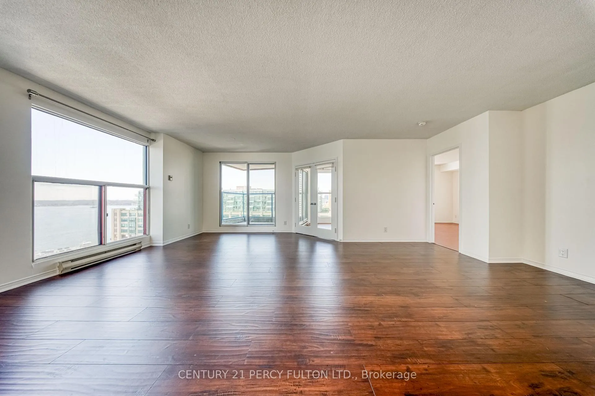 Photo 9 of Unit 1508, 77 Harbour Square, Toronto, Waterfront Communities — HOMEH