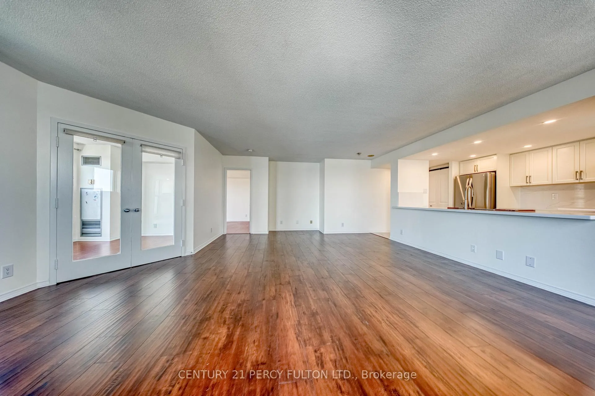 Photo 11 of Unit 1508, 77 Harbour Square, Toronto, Waterfront Communities — HOMEH