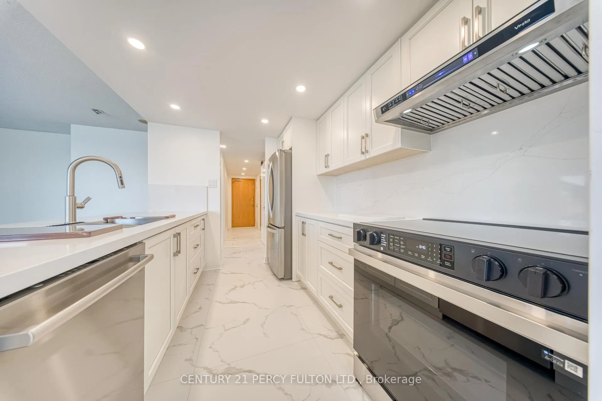 Photo 12 of Unit 1508, 77 Harbour Square, Toronto, Waterfront Communities — HOMEH