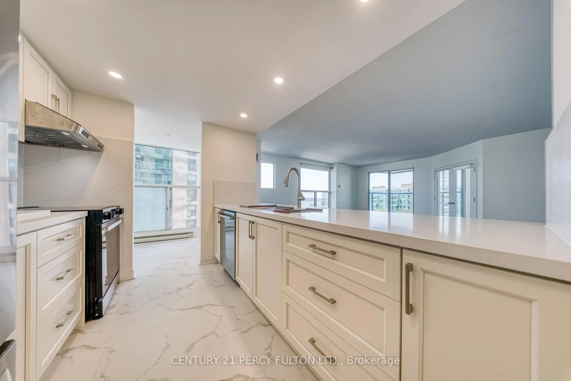 Photo 14 of Unit 1508, 77 Harbour Square, Toronto, Waterfront Communities — HOMEH