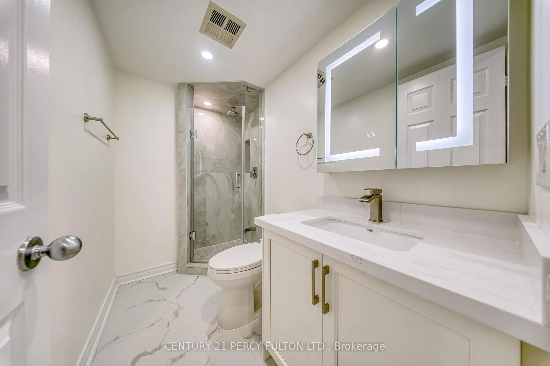 Photo 22 of Unit 1508, 77 Harbour Square, Toronto, Waterfront Communities — HOMEH