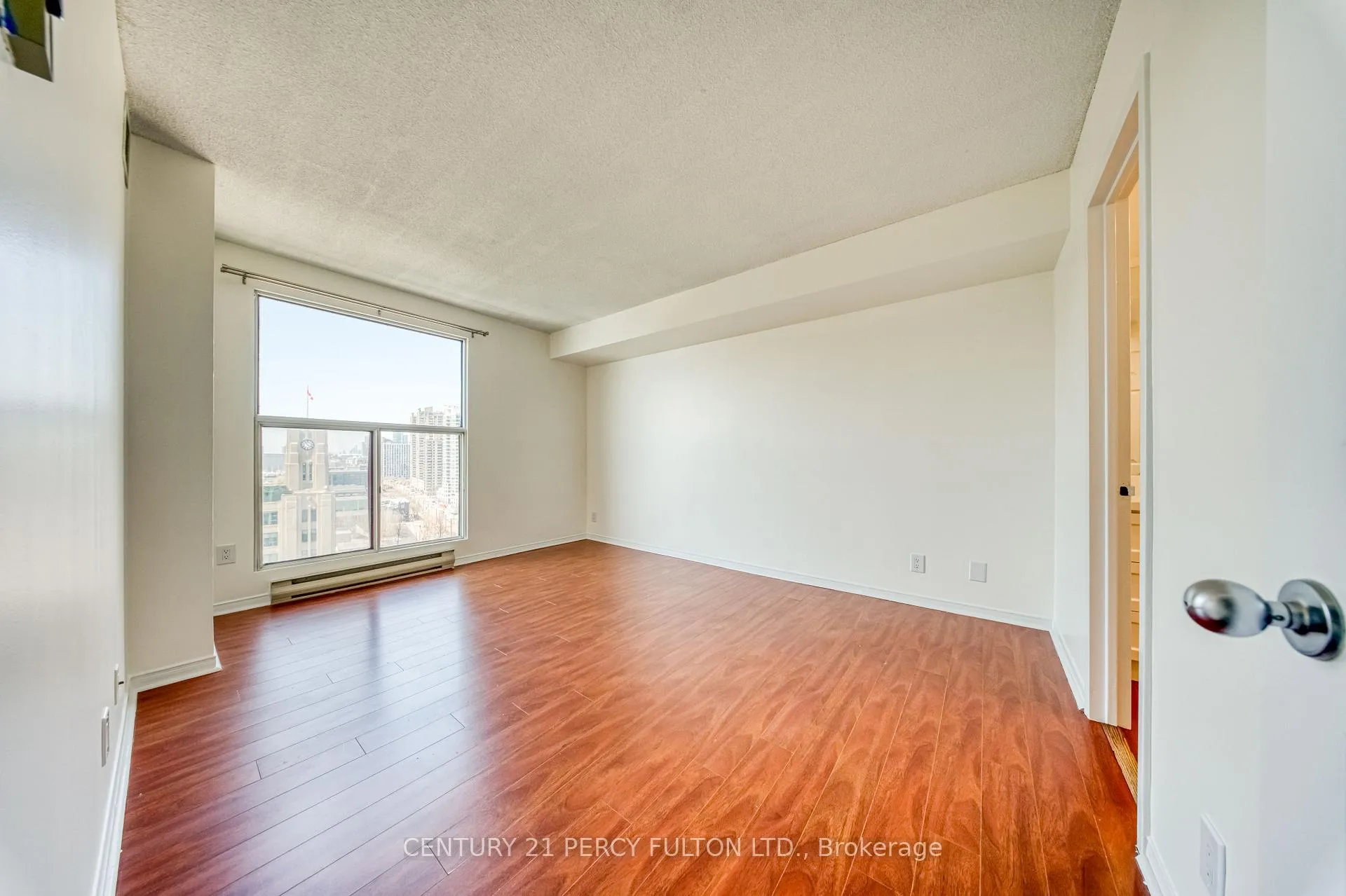 Photo 23 of Unit 1508, 77 Harbour Square, Toronto, Waterfront Communities — HOMEH