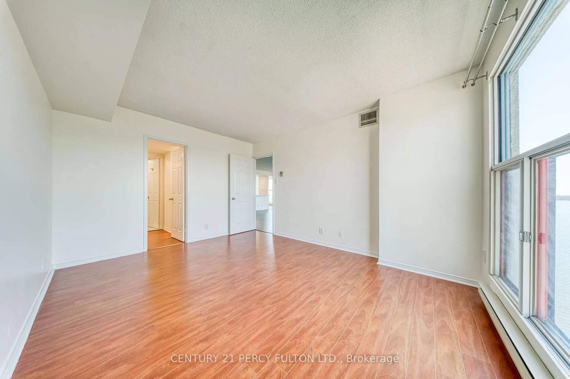 Photo 25 of Unit 1508, 77 Harbour Square, Toronto, Waterfront Communities — HOMEH