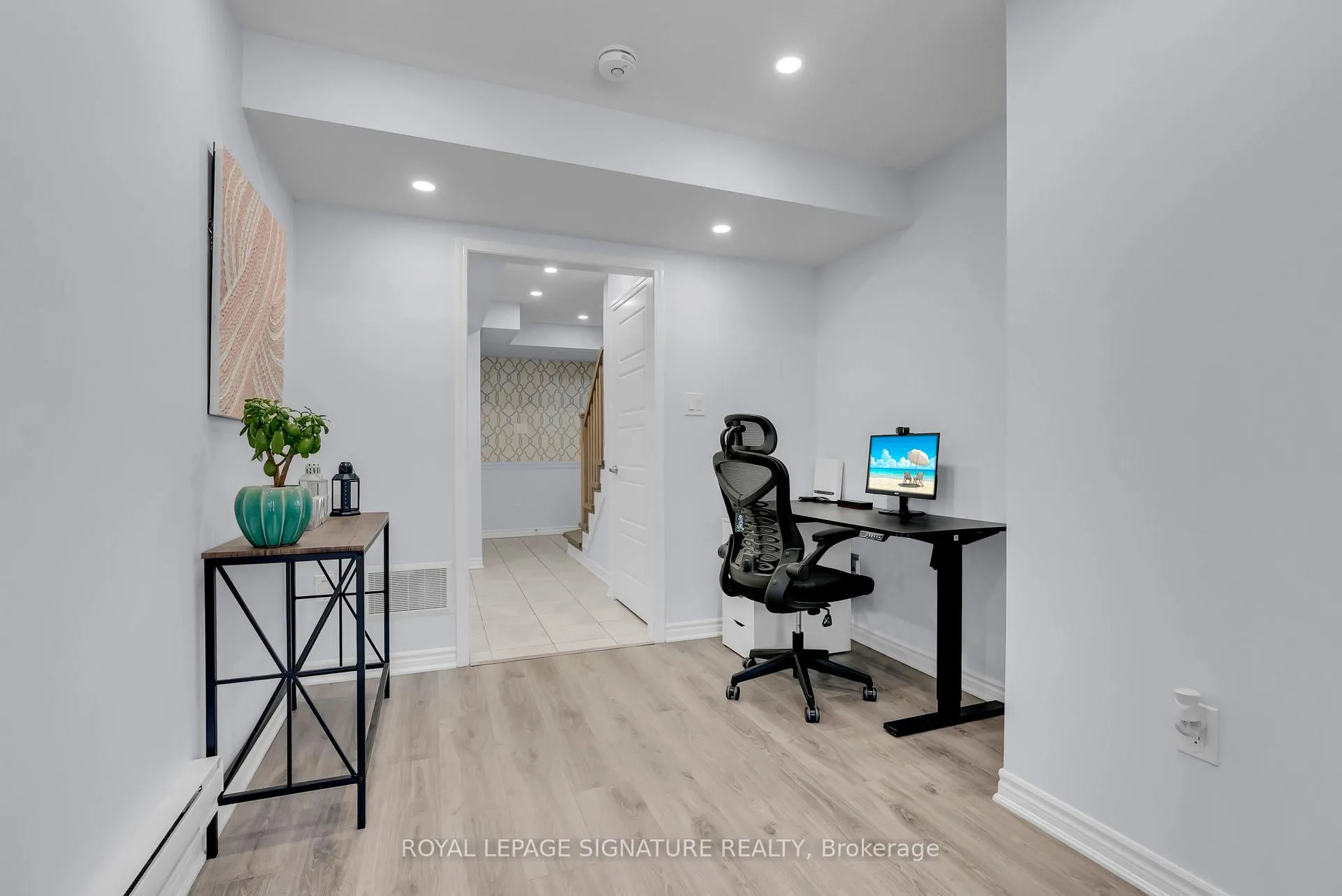 Photo 4 of Unit 60, 22 Spring Creek Drive, Hamilton, Waterdown — HOMEH