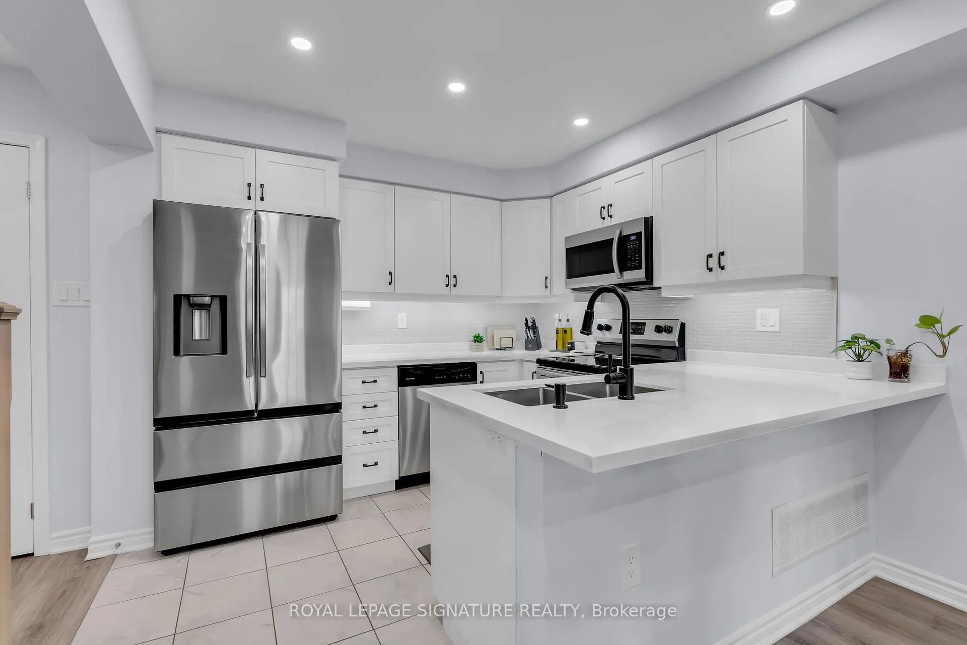 Photo 8 of Unit 60, 22 Spring Creek Drive, Hamilton, Waterdown — HOMEH