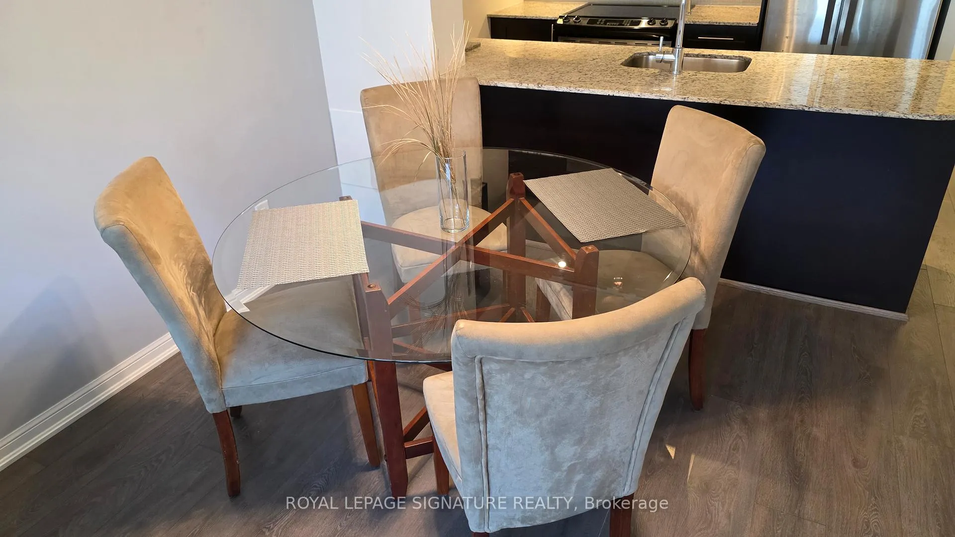 Photo 17 of Unit 522, 35 Bastion Street, Toronto, Niagara — HOMEH