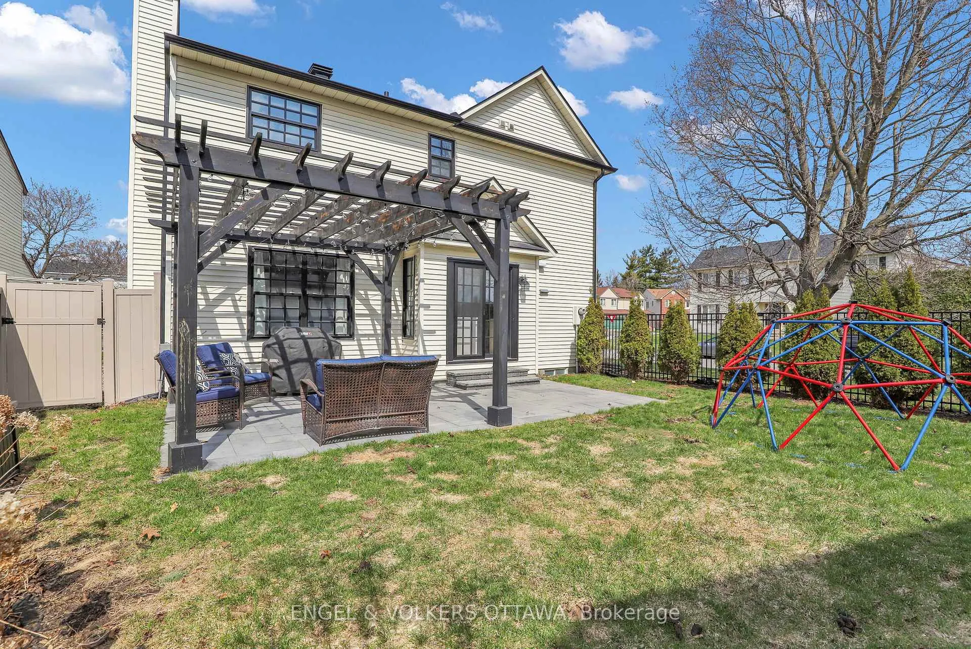 Photo 21 of 30 Birkett Street, Ottawa, Barrhaven - Heritage Park — HOMEH