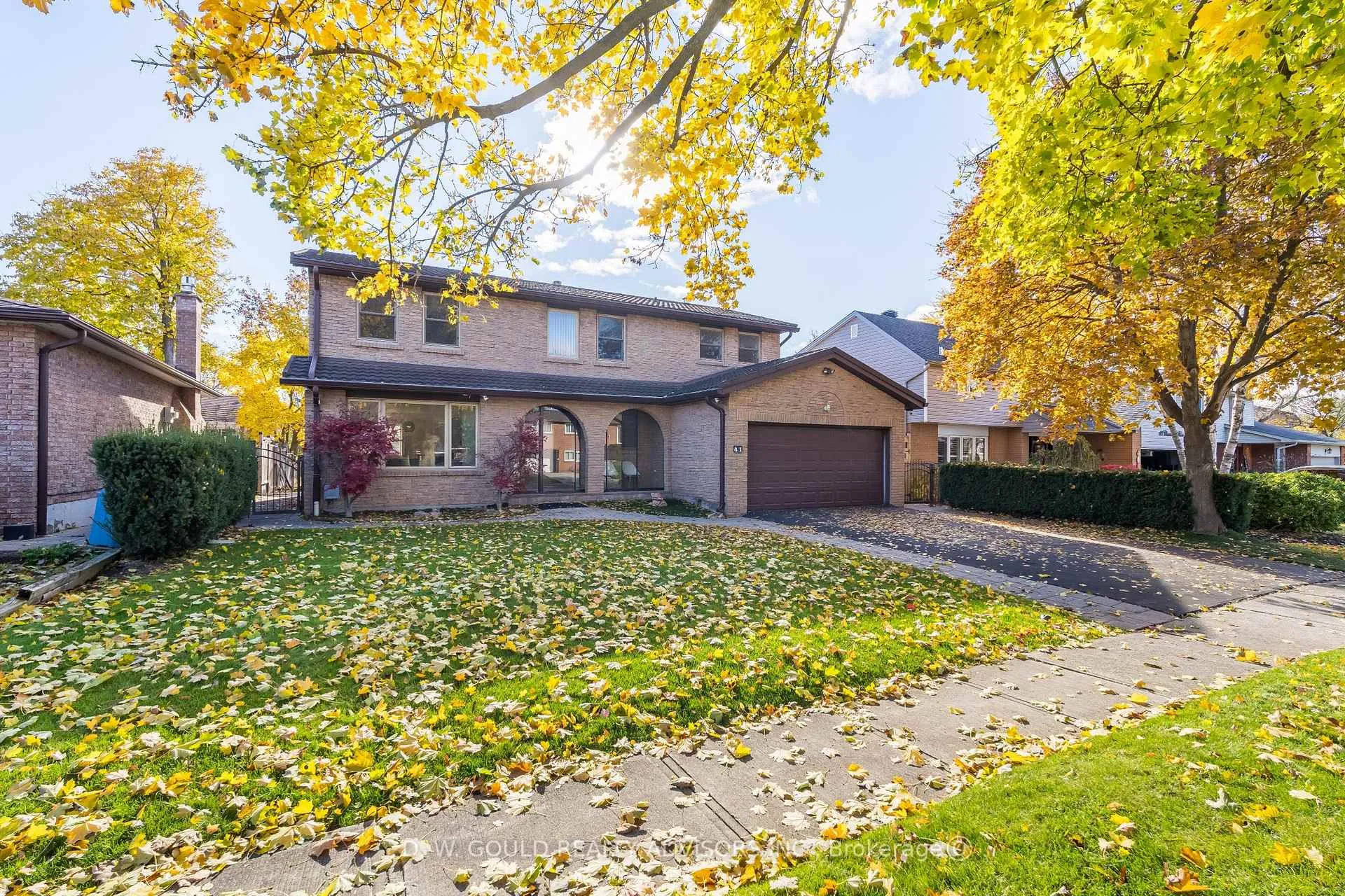 Photo 2 of 41 Cleaveholm Drive, Halton Hills, Georgetown — HOMEH