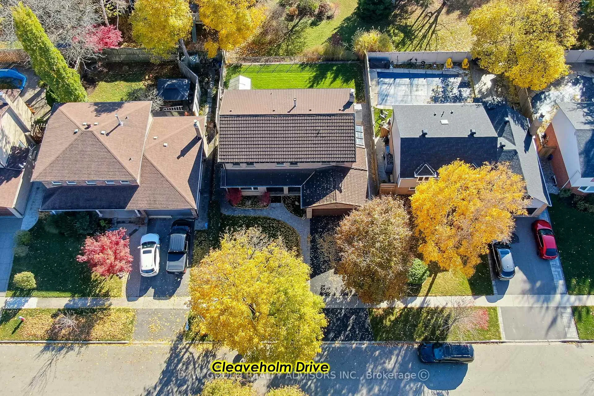 Photo 4 of 41 Cleaveholm Drive, Halton Hills, Georgetown — HOMEH