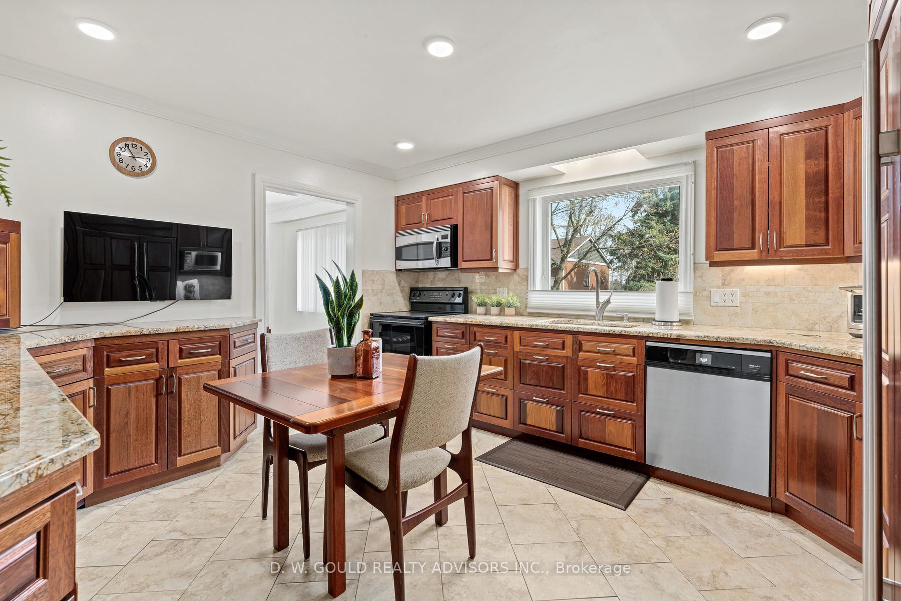 Photo 27 of 41 Cleaveholm Drive, Halton Hills, Georgetown — HOMEH