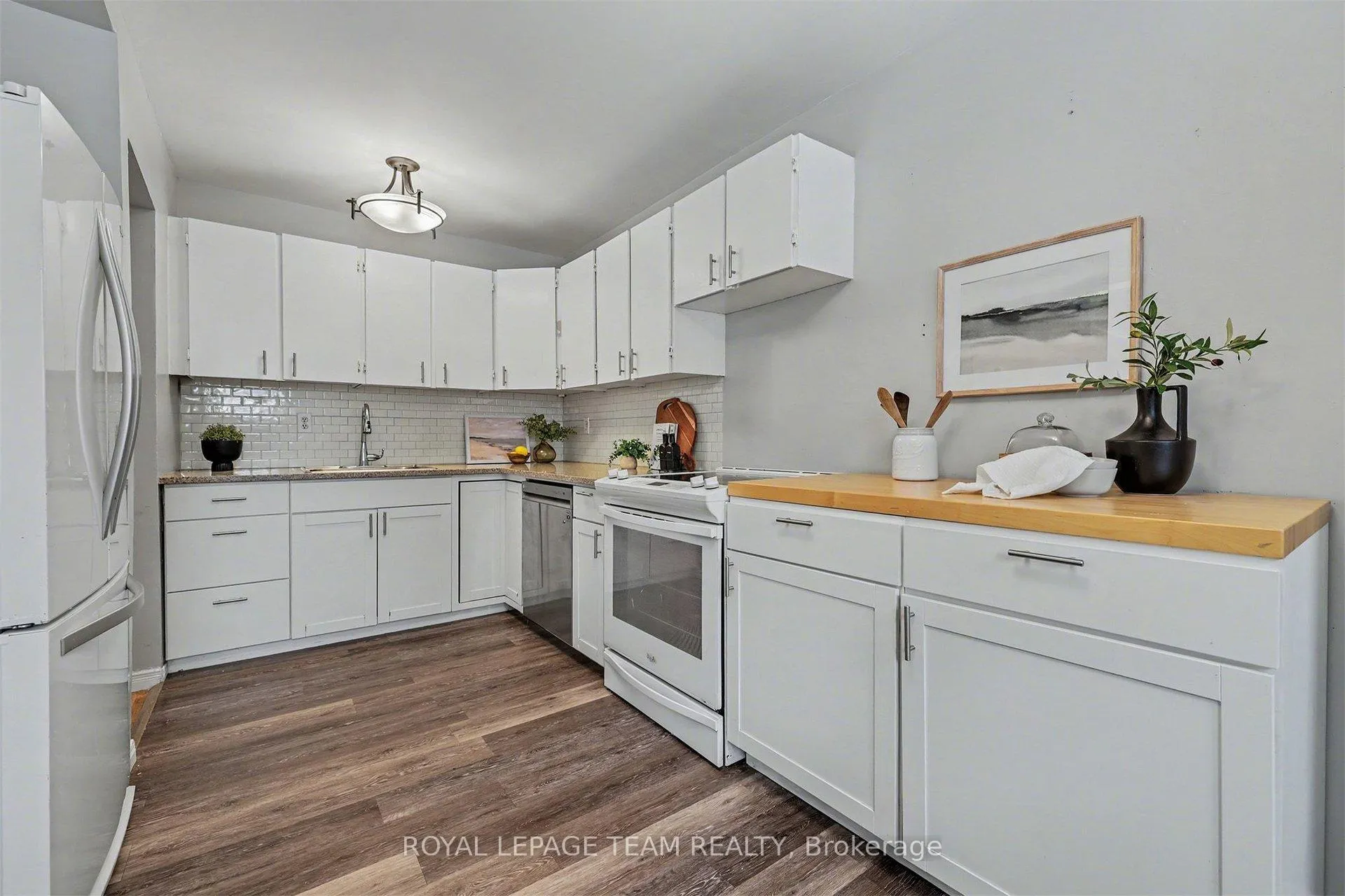 Photo 9 of 23 Spearman Lane, Ottawa, Kanata - Glencairn/Hazeldean — HOMEH