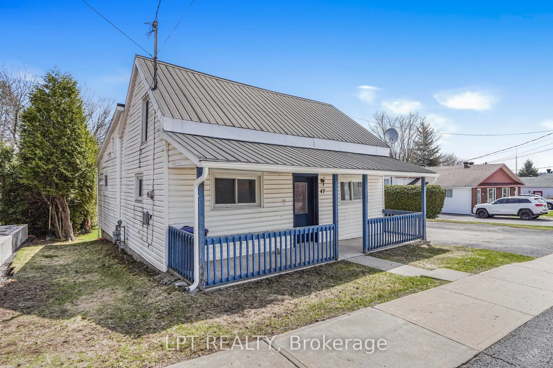 Photo 2 of 47 Bertha Street E, Champlain, Vankleek Hill — HOMEH