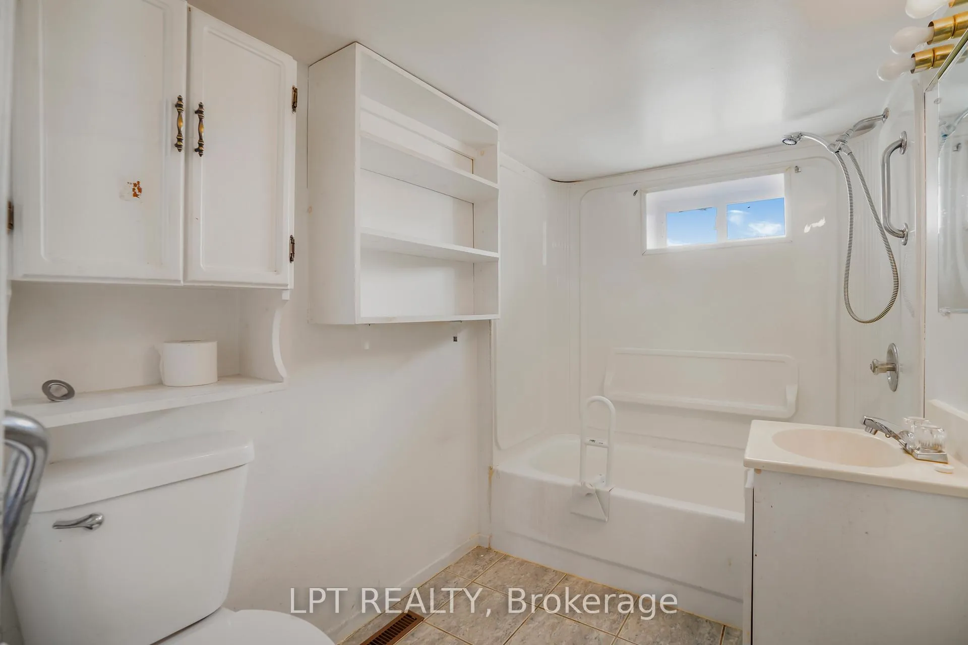 Photo 9 of 47 Bertha Street E, Champlain, Vankleek Hill — HOMEH