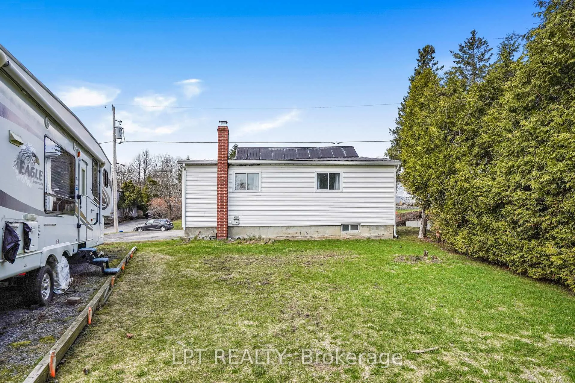 Photo 23 of 47 Bertha Street E, Champlain, Vankleek Hill — HOMEH