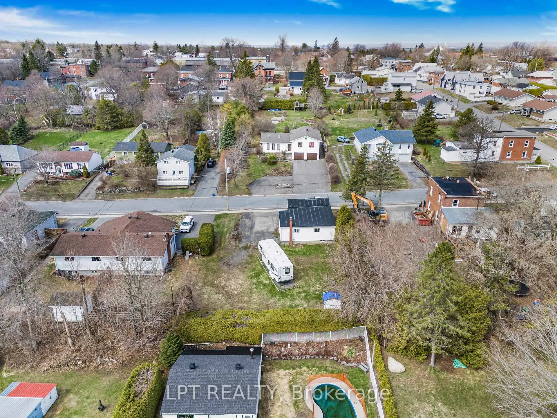 Photo 30 of 47 Bertha Street E, Champlain, Vankleek Hill — HOMEH