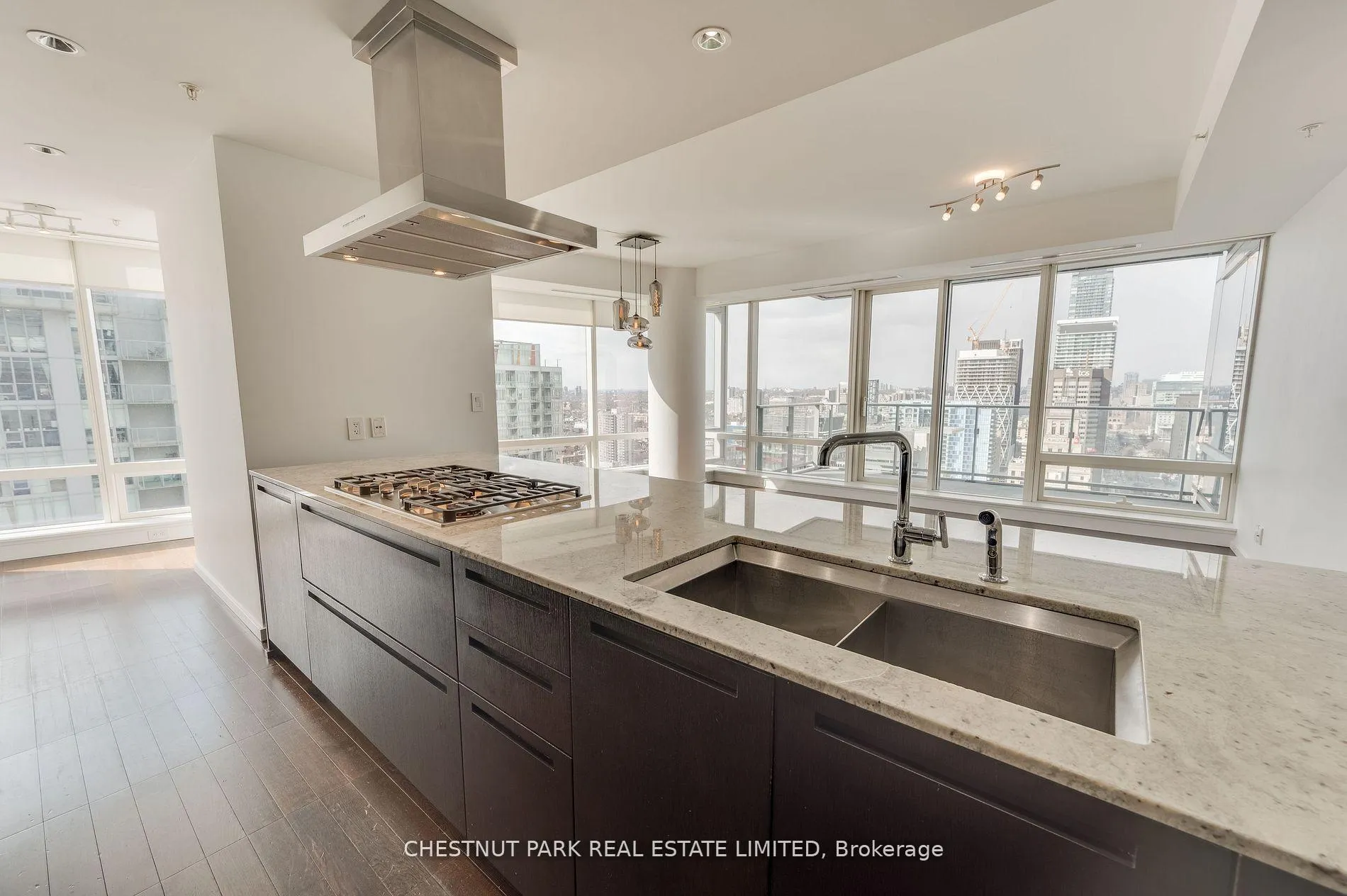 Photo 5 of Unit 3205, 180 University Avenue, Toronto, Bay Street Corridor — HOMEH