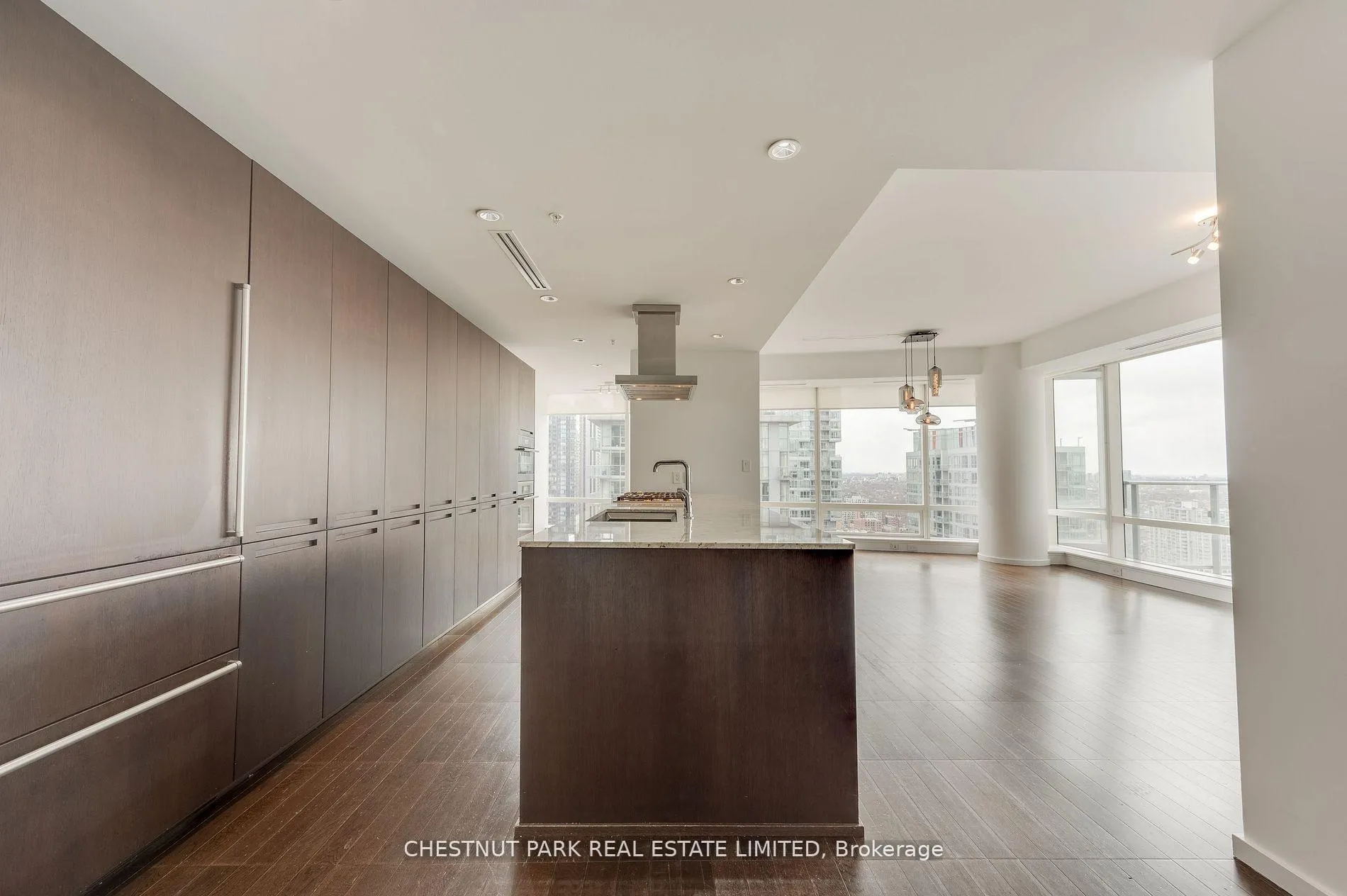 Photo 6 of Unit 3205, 180 University Avenue, Toronto, Bay Street Corridor — HOMEH