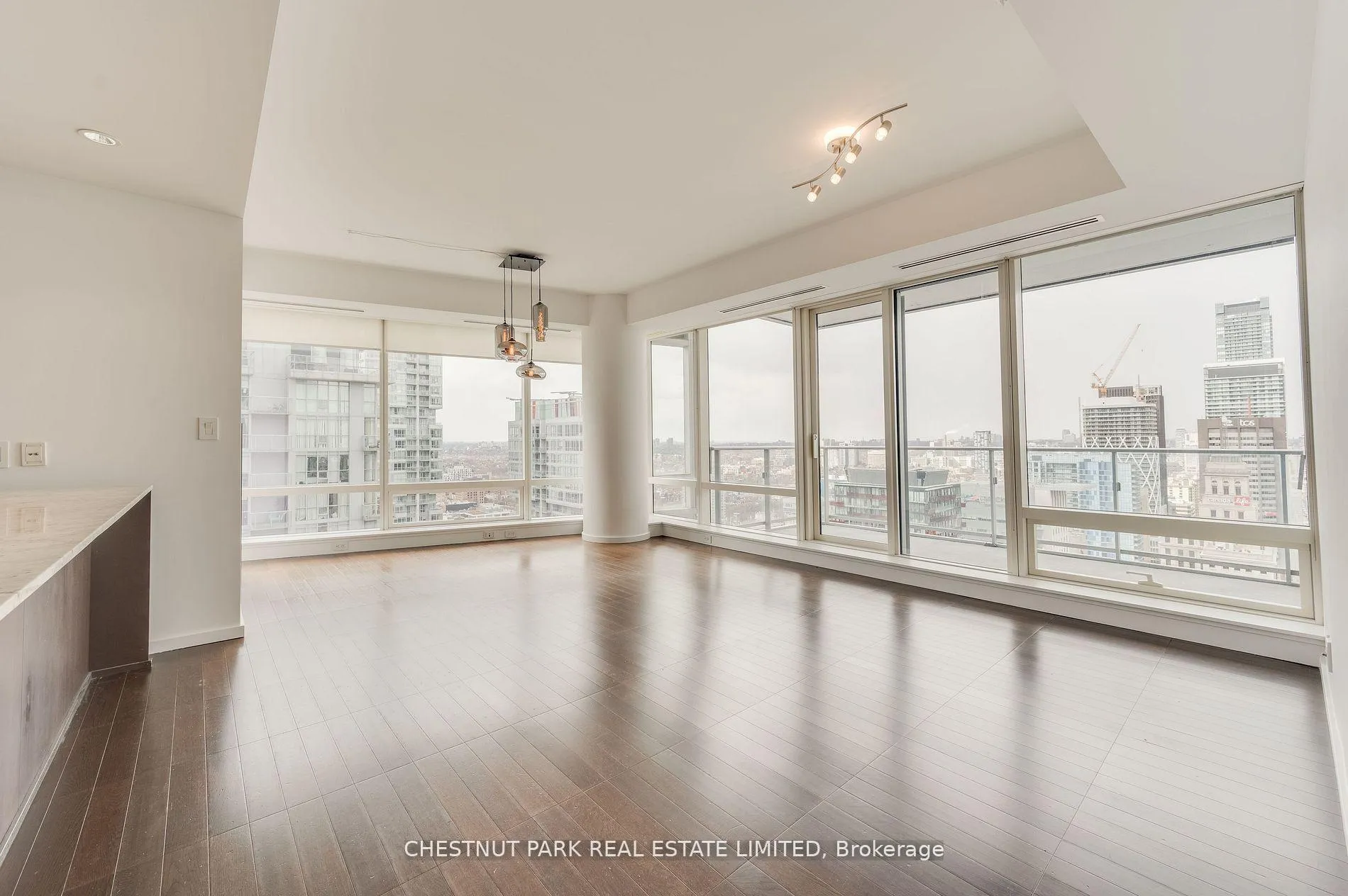 Photo 10 of Unit 3205, 180 University Avenue, Toronto, Bay Street Corridor — HOMEH