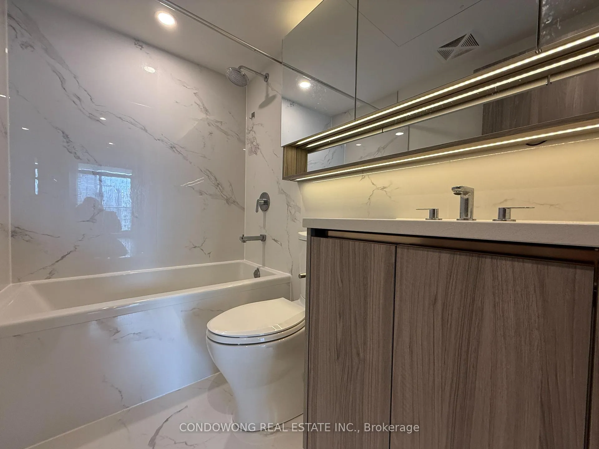 Photo 6 of Unit 4305, 38 Widmer Street, Toronto, Waterfront Communities — HOMEH