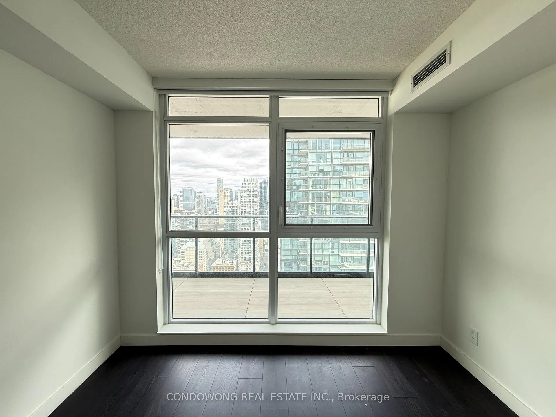 Photo 7 of Unit 4305, 38 Widmer Street, Toronto, Waterfront Communities — HOMEH