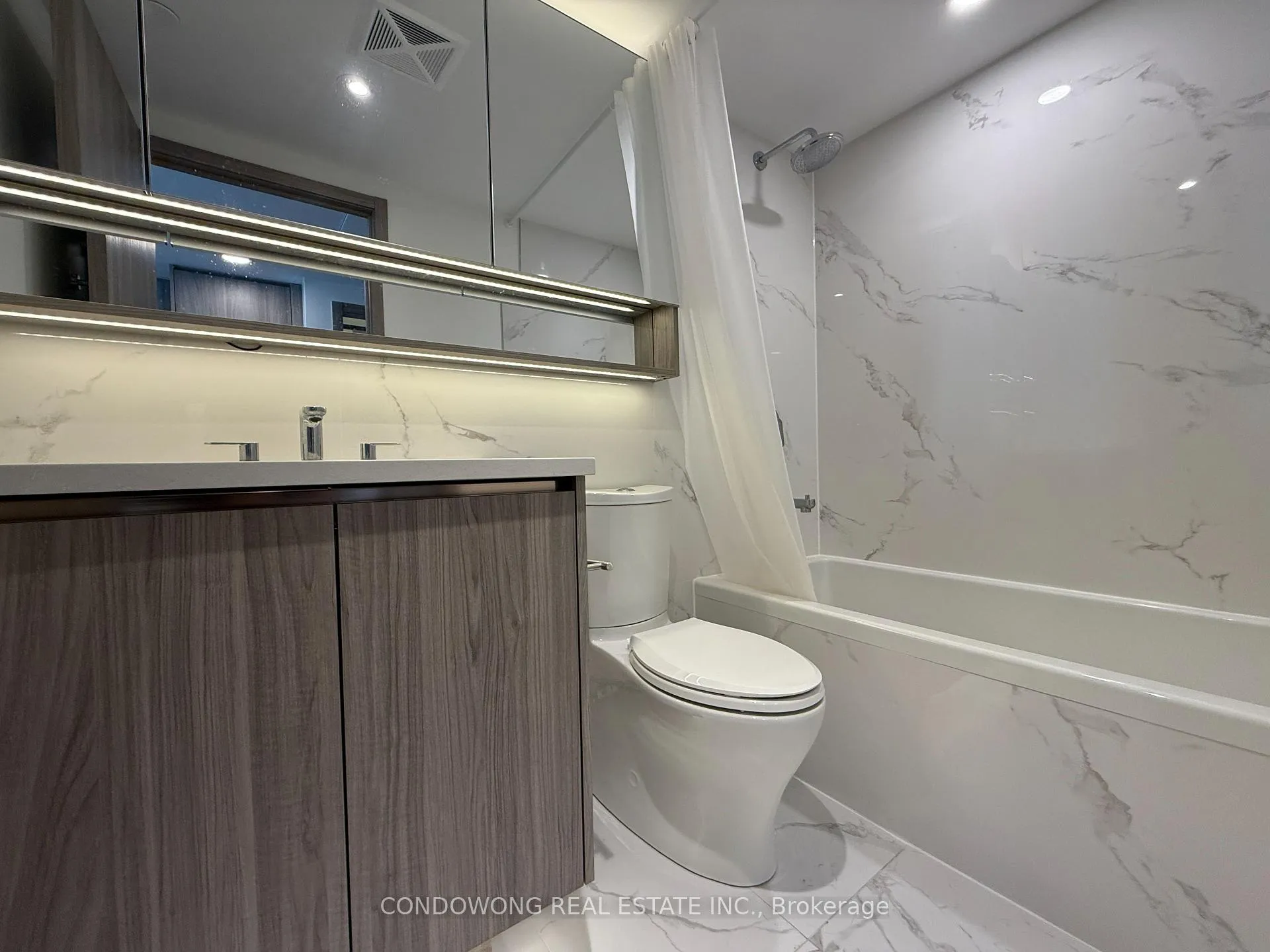 Photo 9 of Unit 4305, 38 Widmer Street, Toronto, Waterfront Communities — HOMEH
