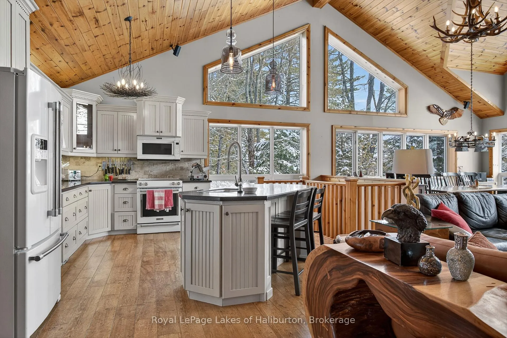 Photo 5 of 54 Clearview Drive, Trent Lakes — HOMEH