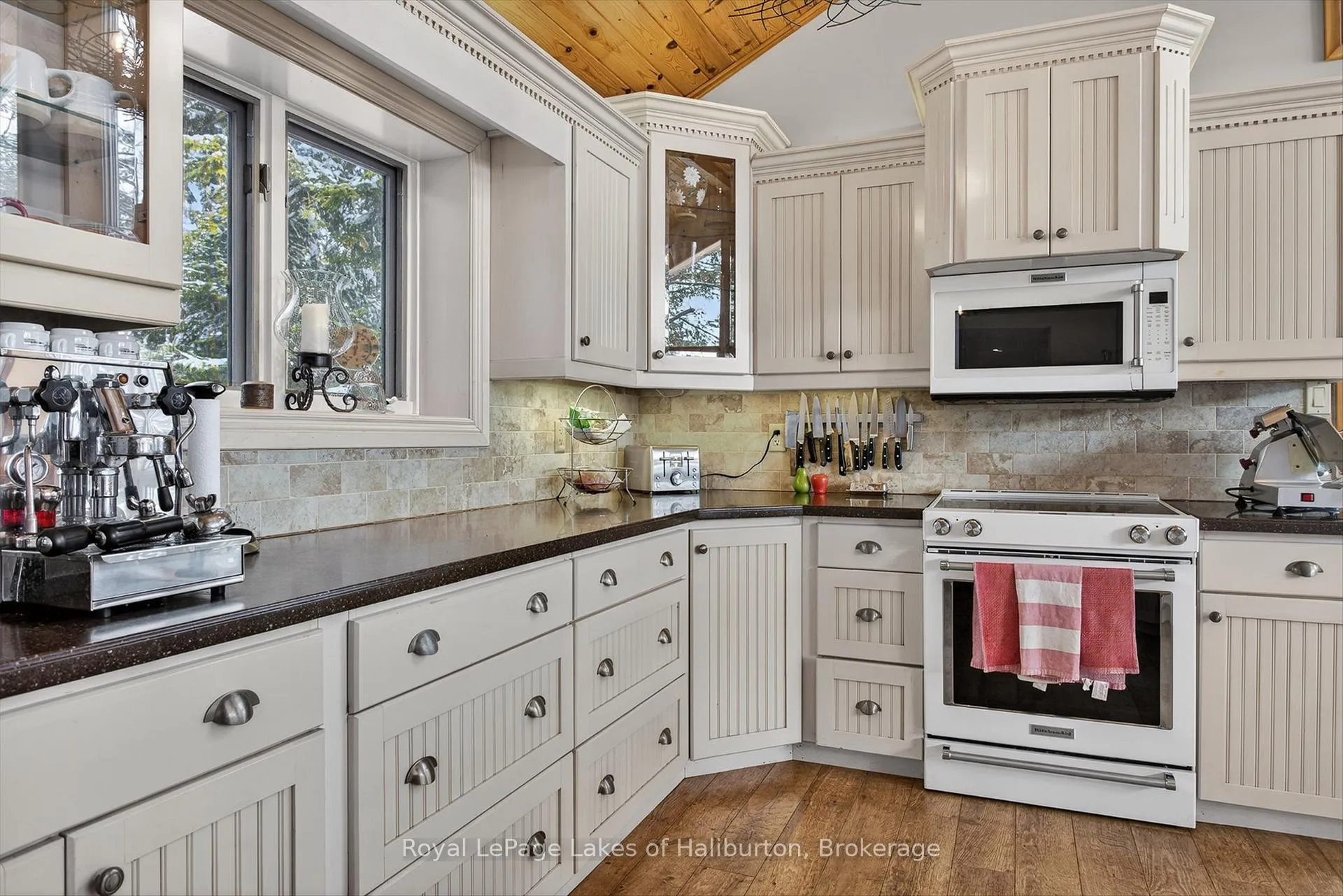 Photo 19 of 54 Clearview Drive, Trent Lakes — HOMEH