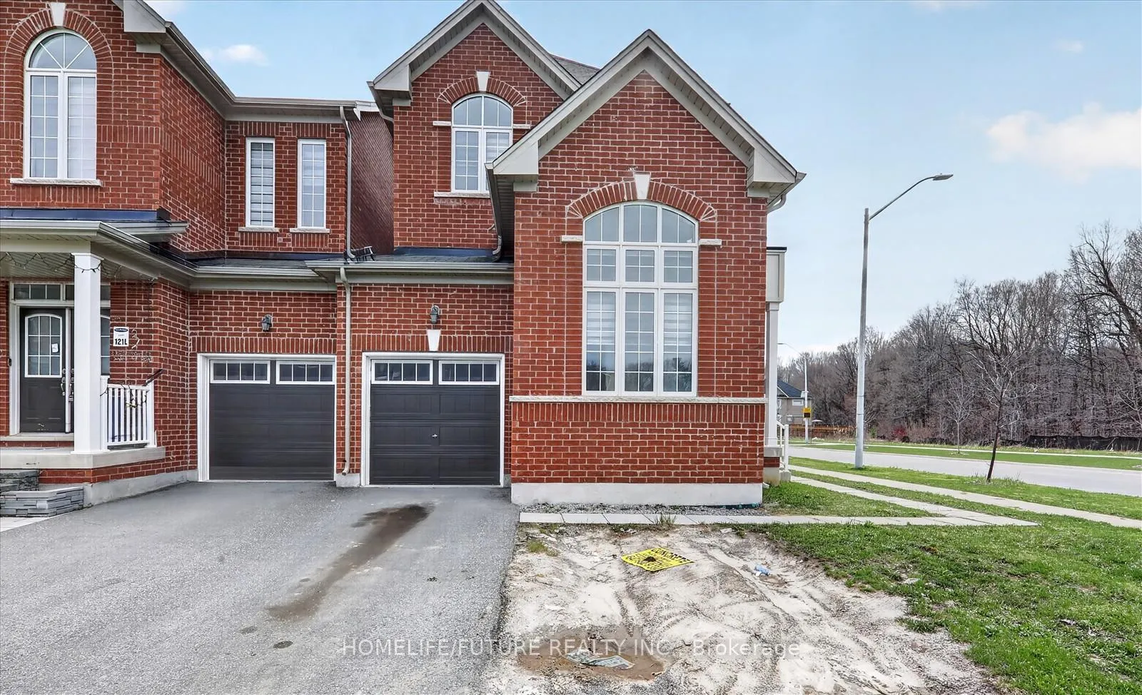Photo 3 of 1 Reddington Road, Markham, Cedarwood — HOMEH