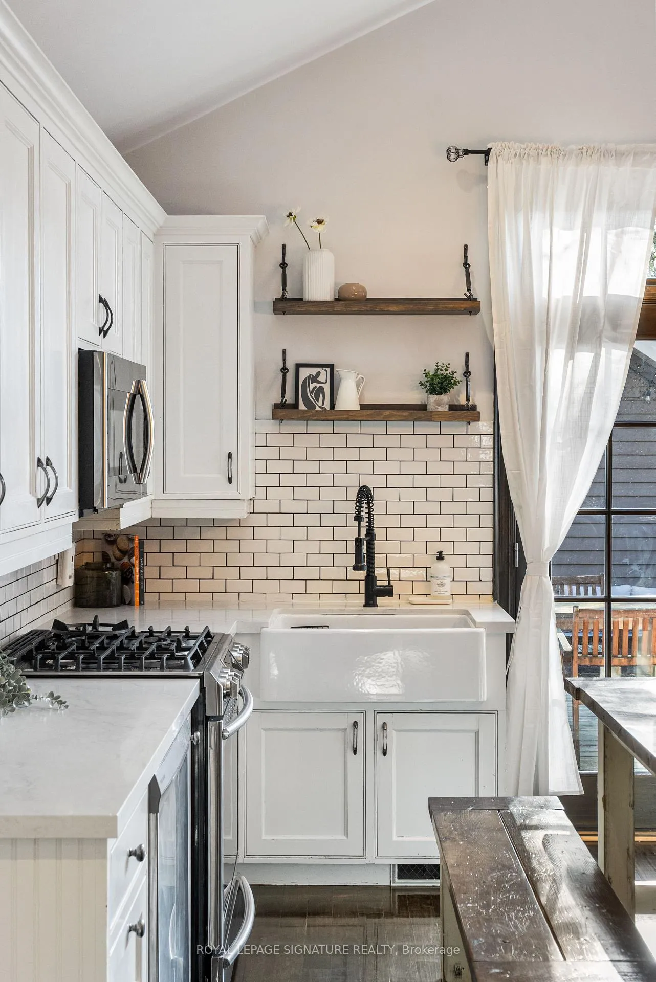 Photo 17 of 220 Westlake Avenue, Toronto, Woodbine-Lumsden — HOMEH