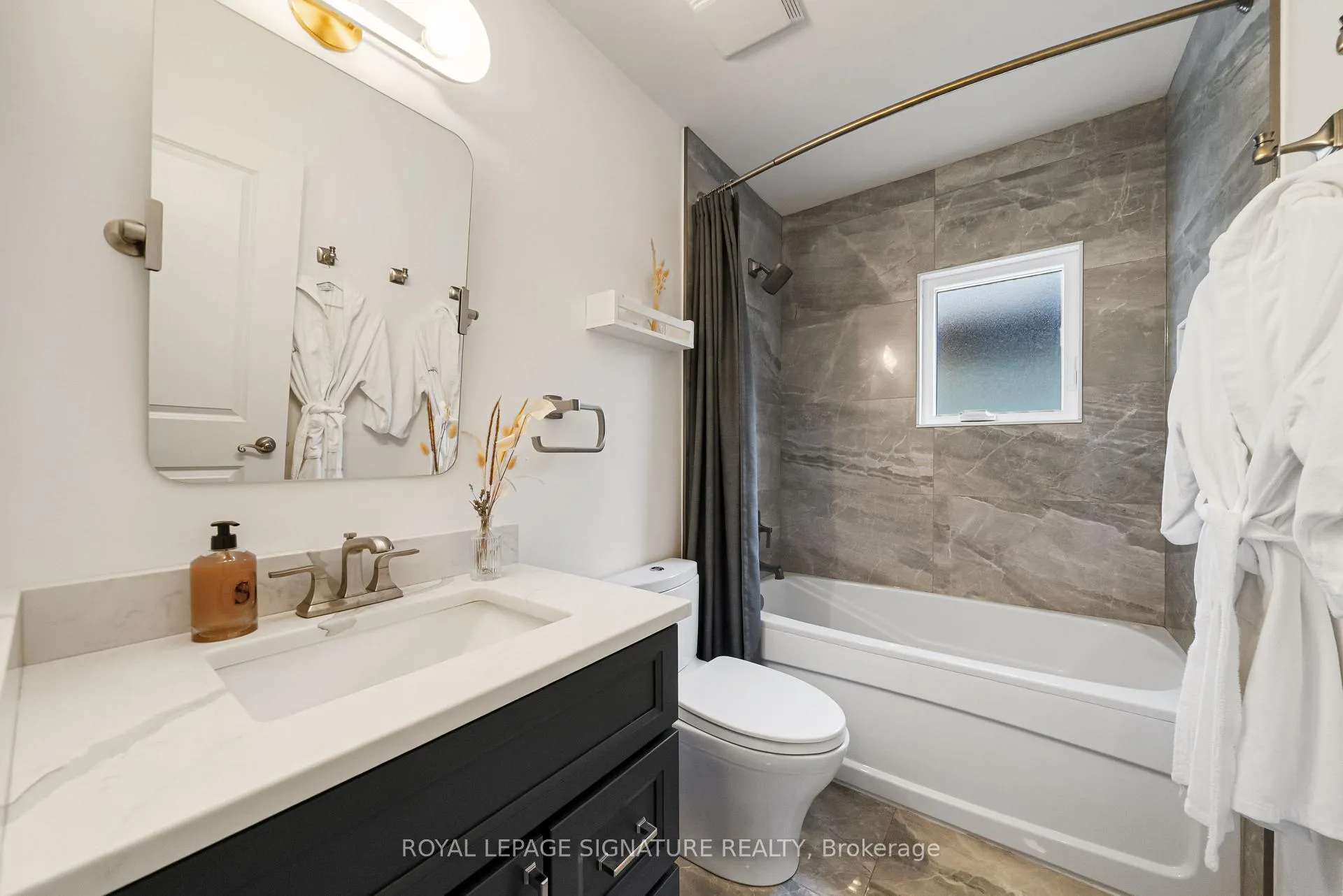 Photo 27 of 220 Westlake Avenue, Toronto, Woodbine-Lumsden — HOMEH
