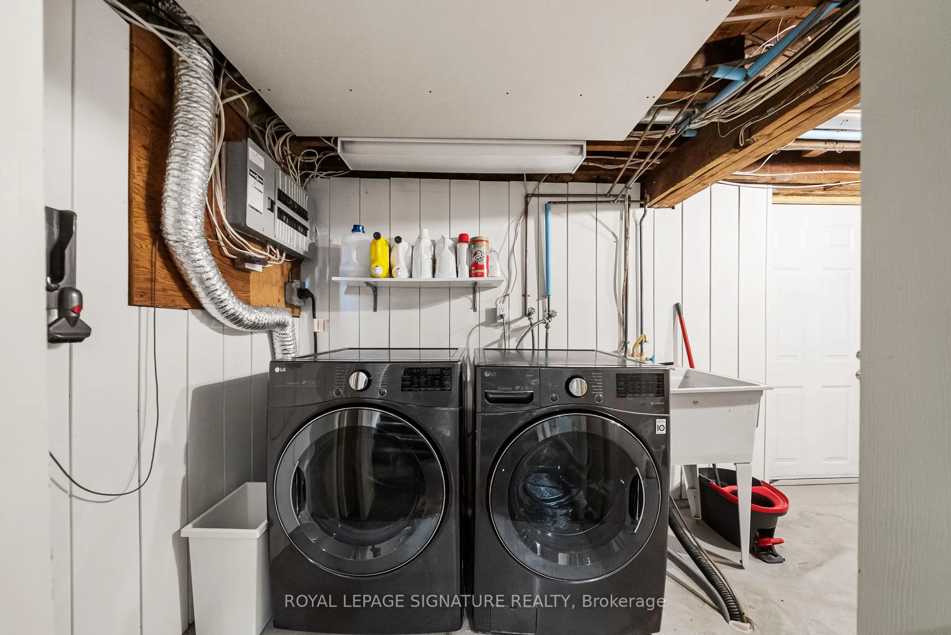 Photo 34 of 220 Westlake Avenue, Toronto, Woodbine-Lumsden — HOMEH