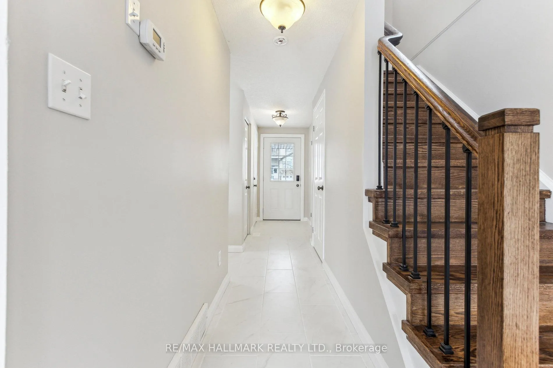 Photo 4 of 213 Snowdrop Crescent, Kitchener — HOMEH