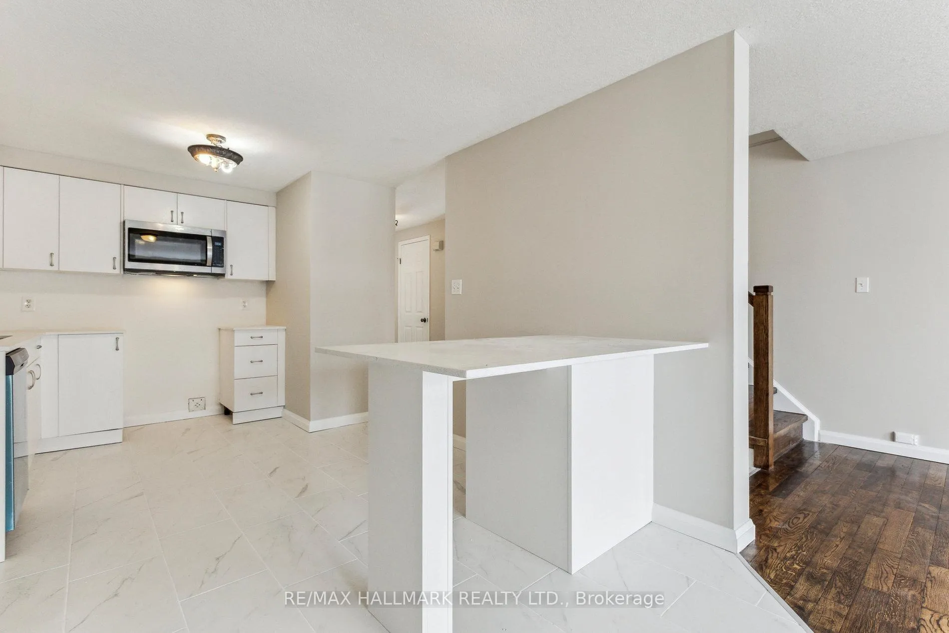 Photo 12 of 213 Snowdrop Crescent, Kitchener — HOMEH