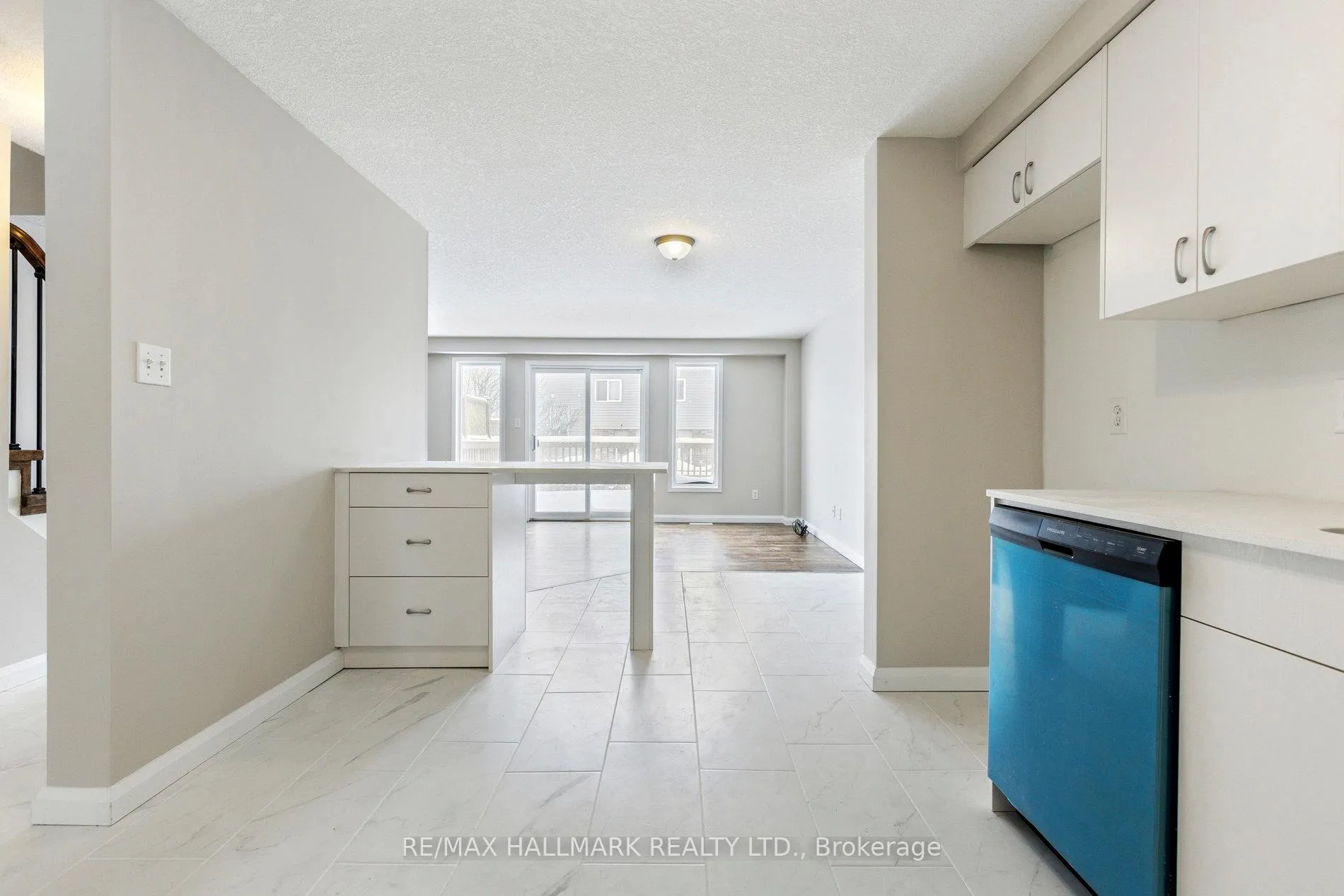 Photo 15 of 213 Snowdrop Crescent, Kitchener — HOMEH