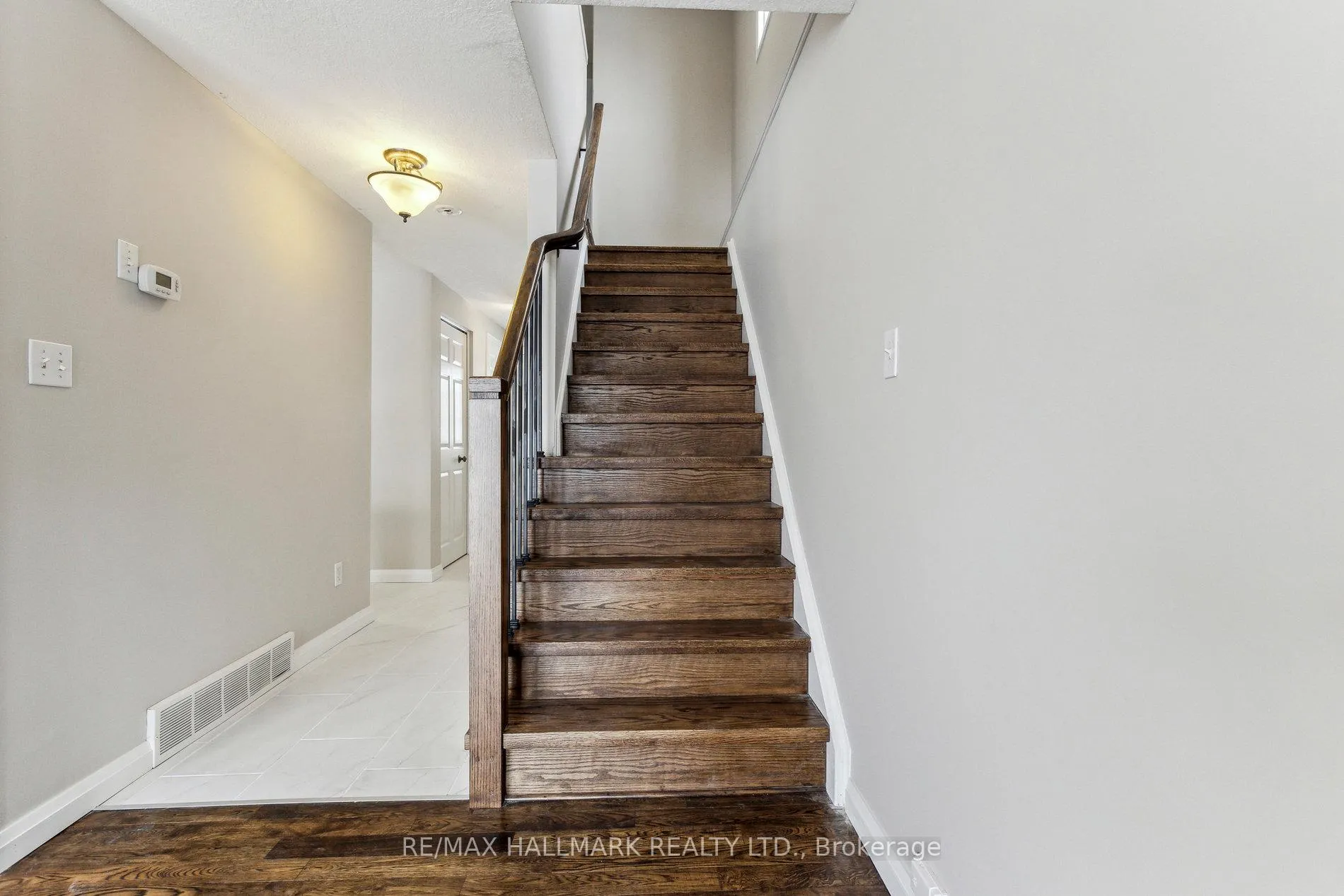 Photo 17 of 213 Snowdrop Crescent, Kitchener — HOMEH