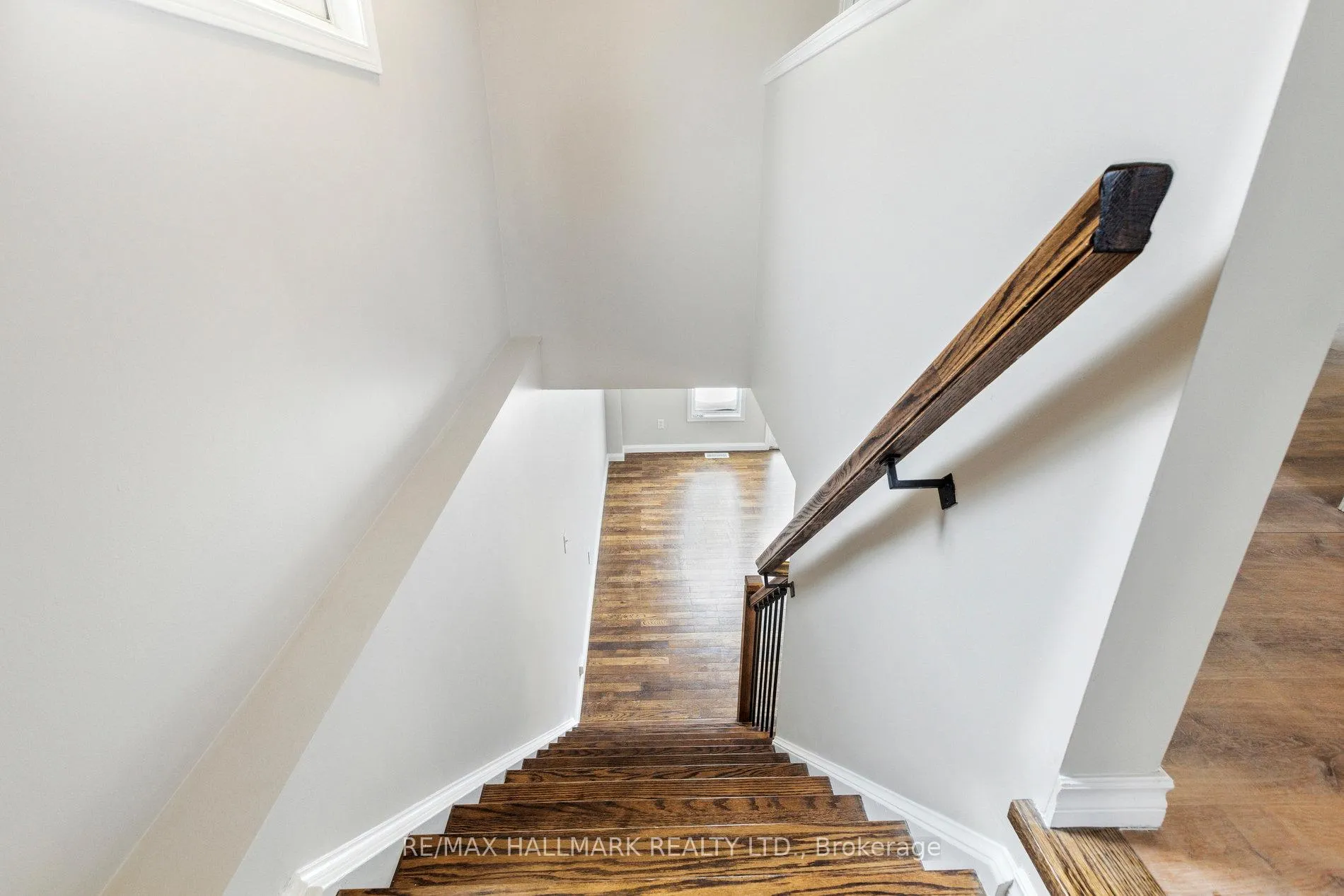 Photo 18 of 213 Snowdrop Crescent, Kitchener — HOMEH