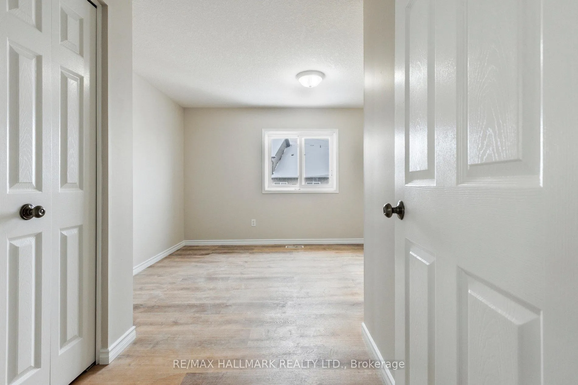 Photo 26 of 213 Snowdrop Crescent, Kitchener — HOMEH