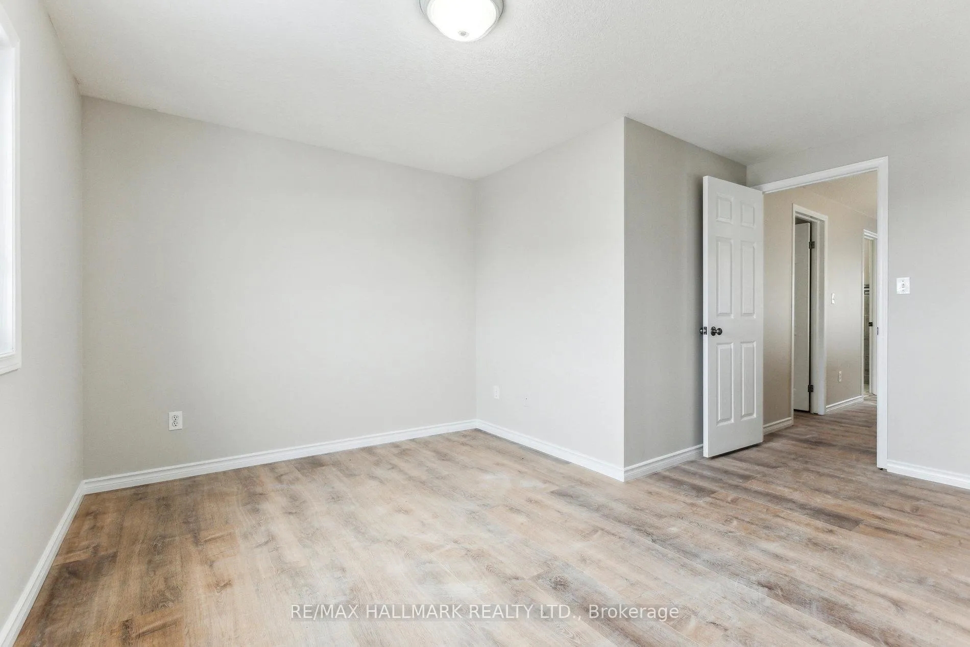 Photo 27 of 213 Snowdrop Crescent, Kitchener — HOMEH