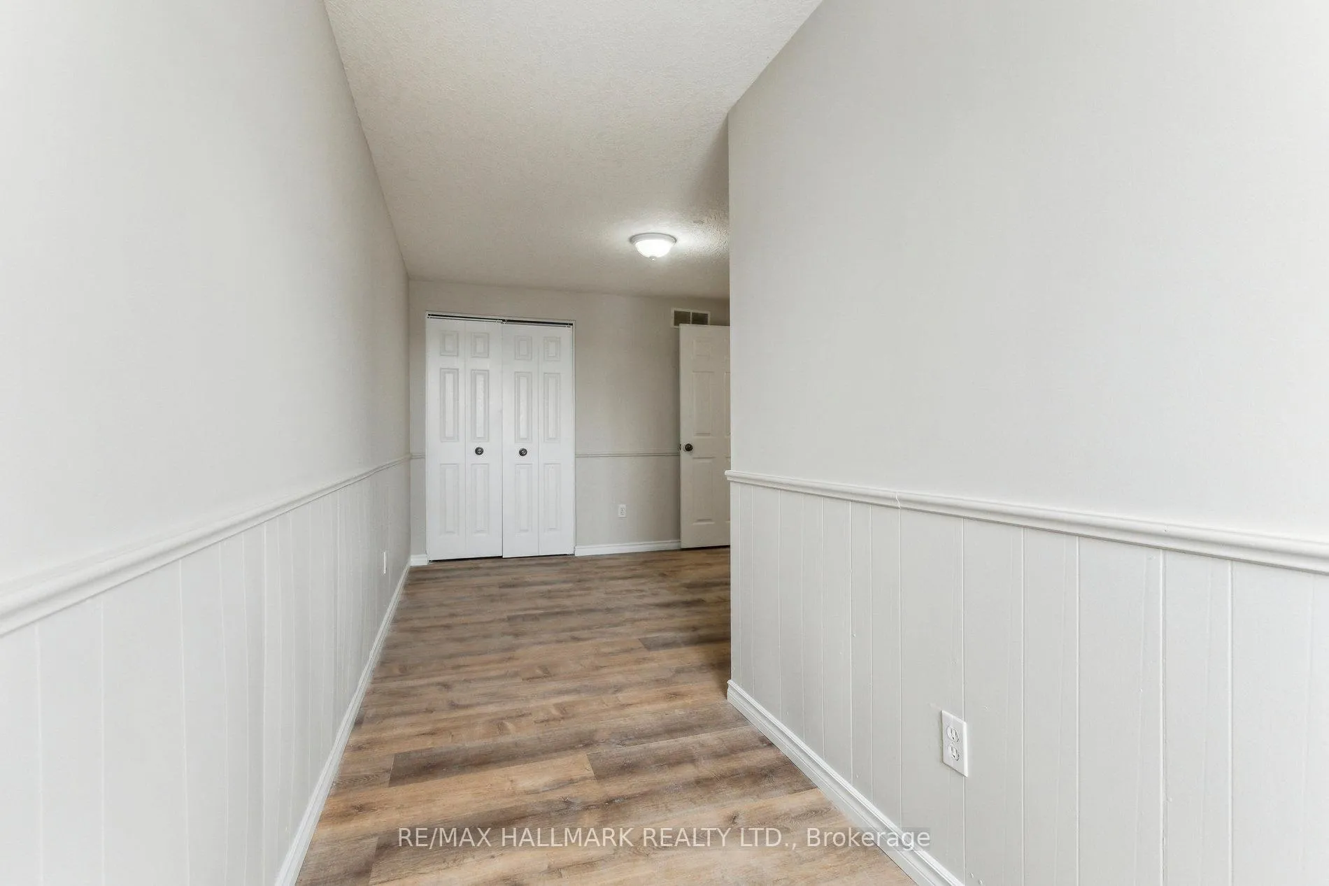 Photo 31 of 213 Snowdrop Crescent, Kitchener — HOMEH