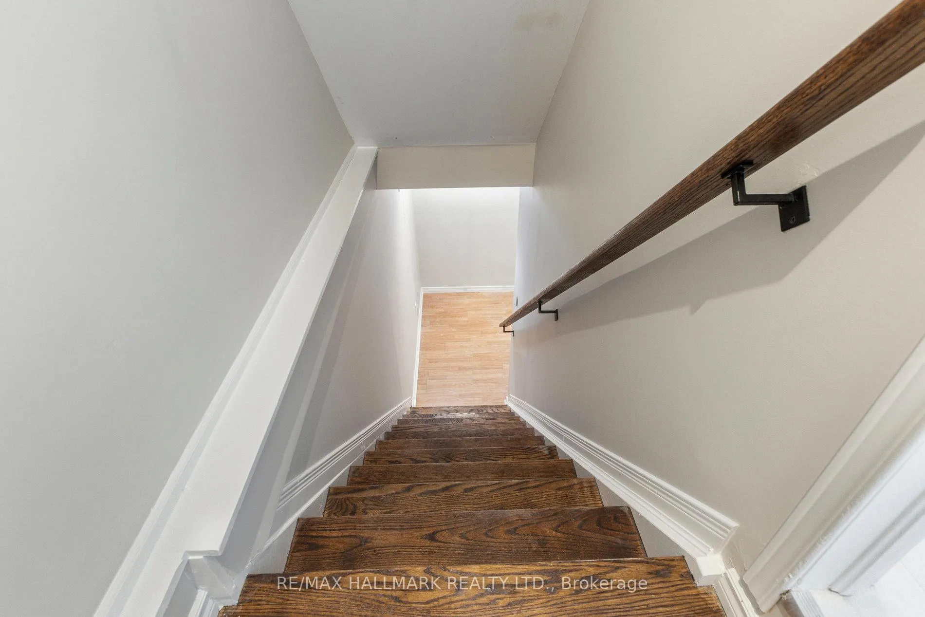 Photo 32 of 213 Snowdrop Crescent, Kitchener — HOMEH