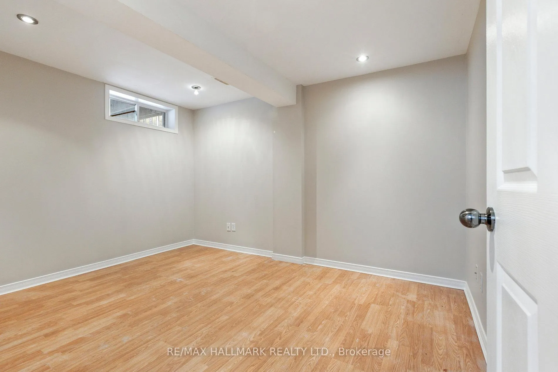 Photo 33 of 213 Snowdrop Crescent, Kitchener — HOMEH