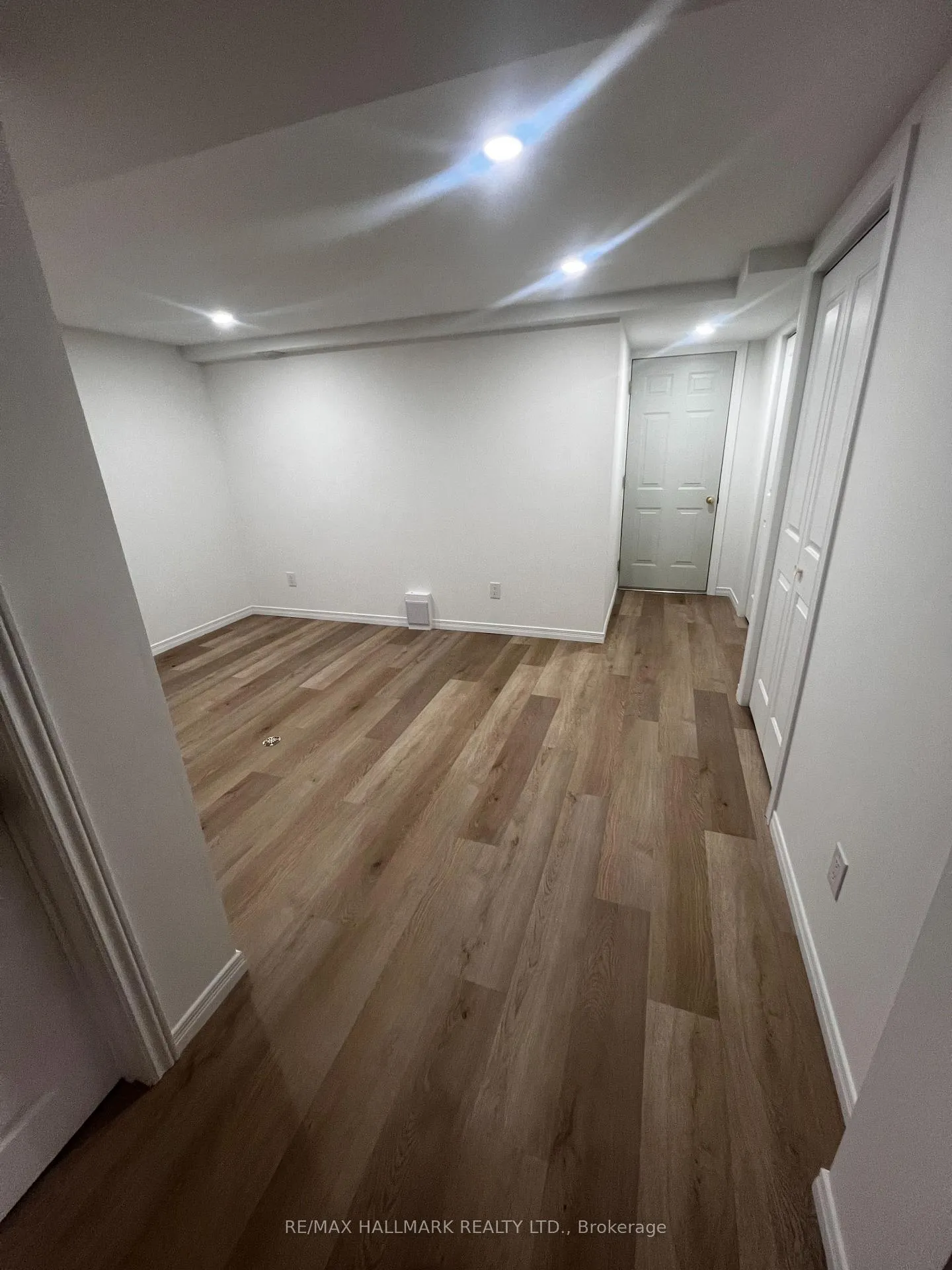 Photo 37 of 213 Snowdrop Crescent, Kitchener — HOMEH