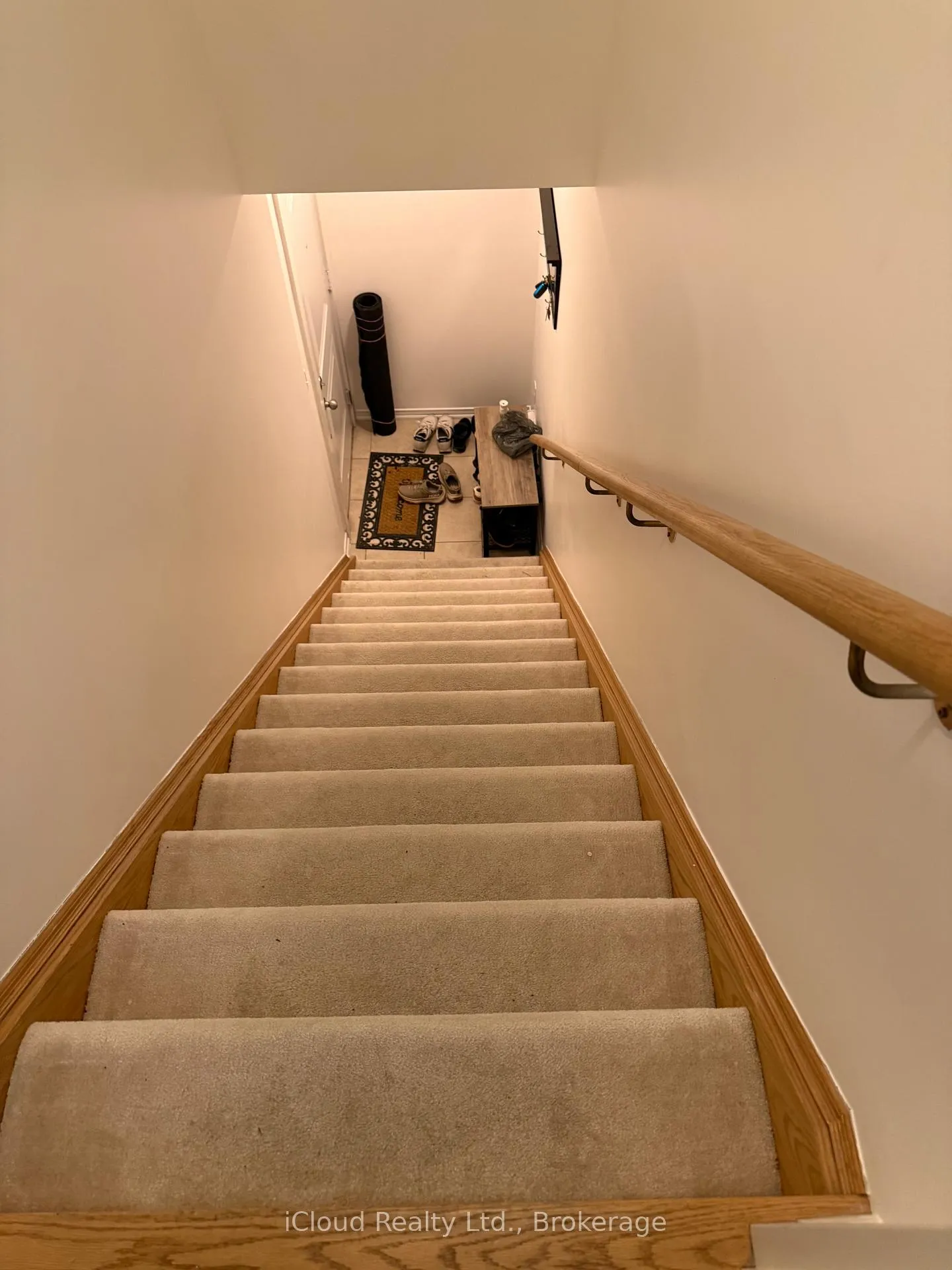 Photo 4 of Unit 8, 2460 Post Road, Oakville, River Oaks — HOMEH