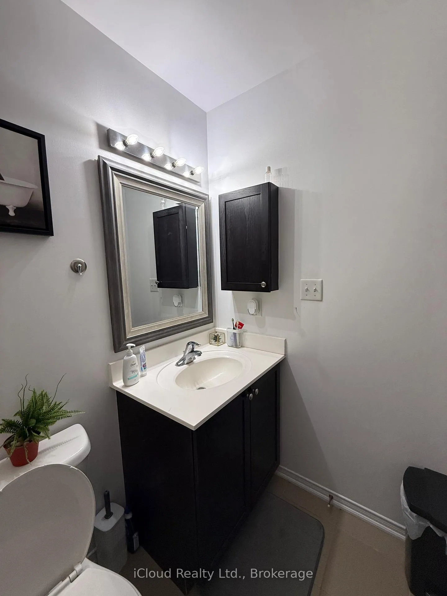 Photo 5 of Unit 8, 2460 Post Road, Oakville, River Oaks — HOMEH