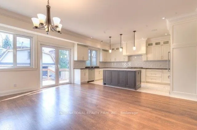 Photo 7 of 33 Cloverhill Road, Etobicoke, Stonegate-Queensway — HOMEH