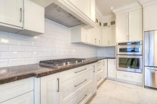 Photo 8 of 33 Cloverhill Road, Etobicoke, Stonegate-Queensway — HOMEH